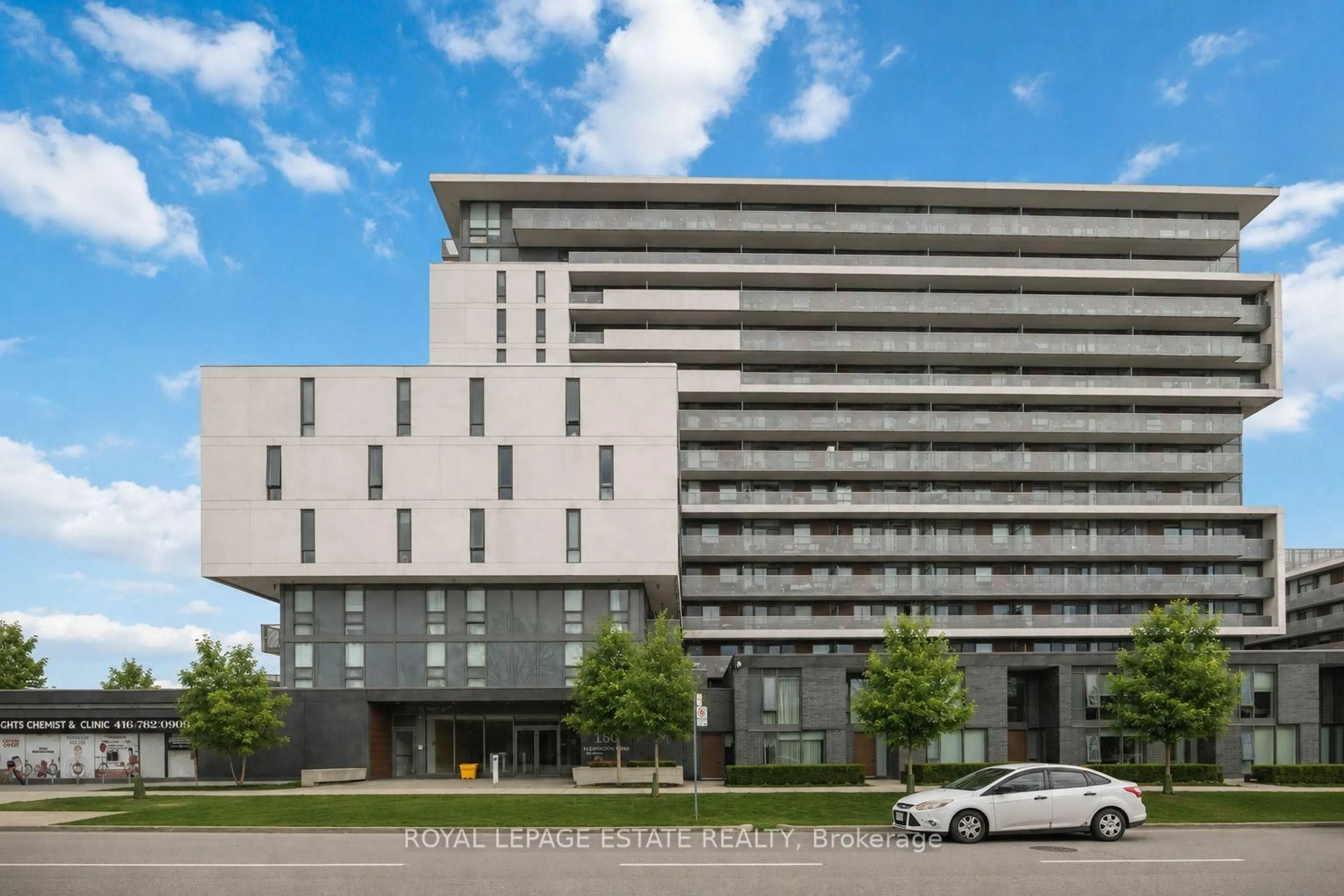 Indoor foyer for 160 Flemington Rd #1505, Toronto Ontario M6A 0A9