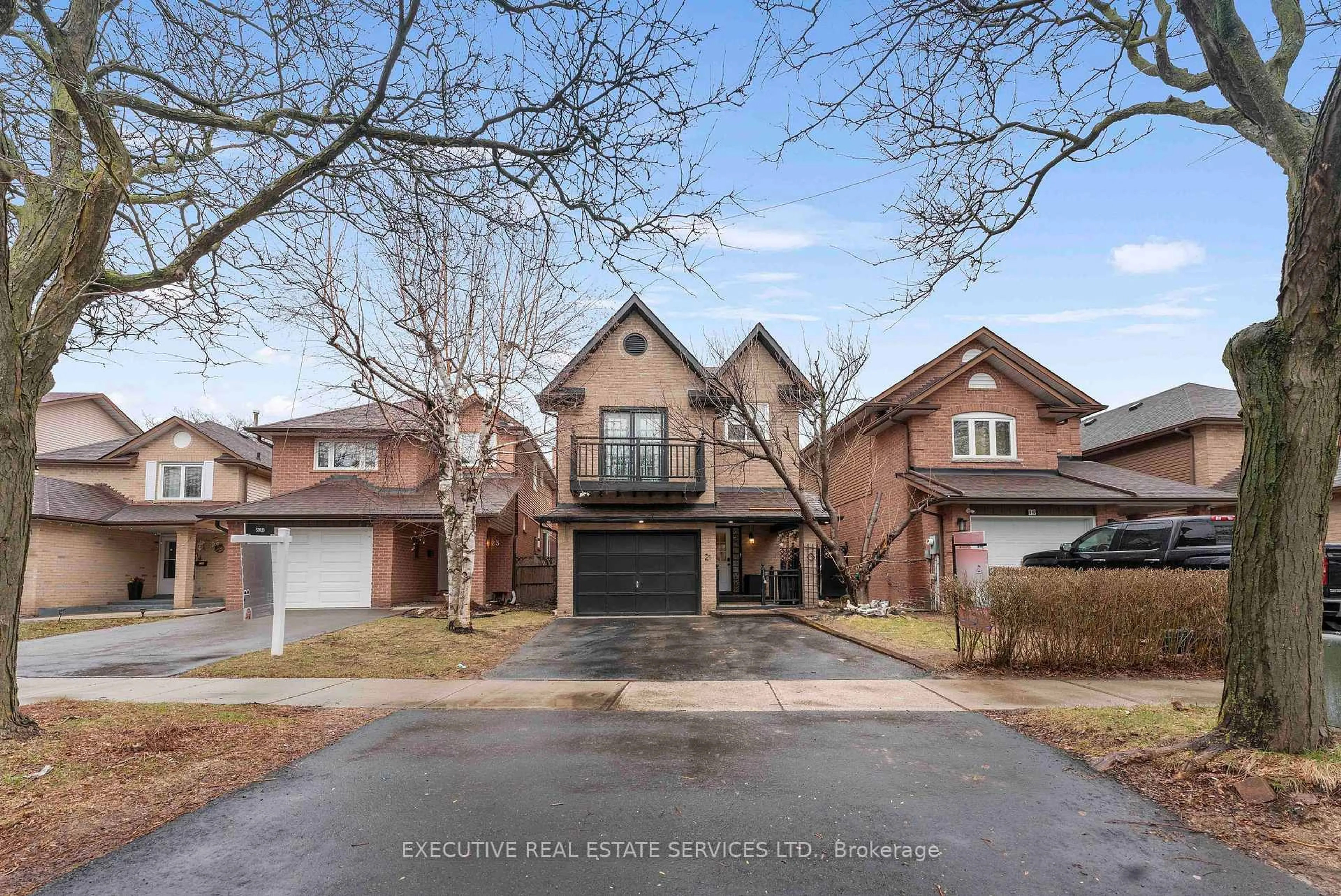 Home with brick exterior material, street for 21 Garden Ave, Brampton Ontario L6X 1M4