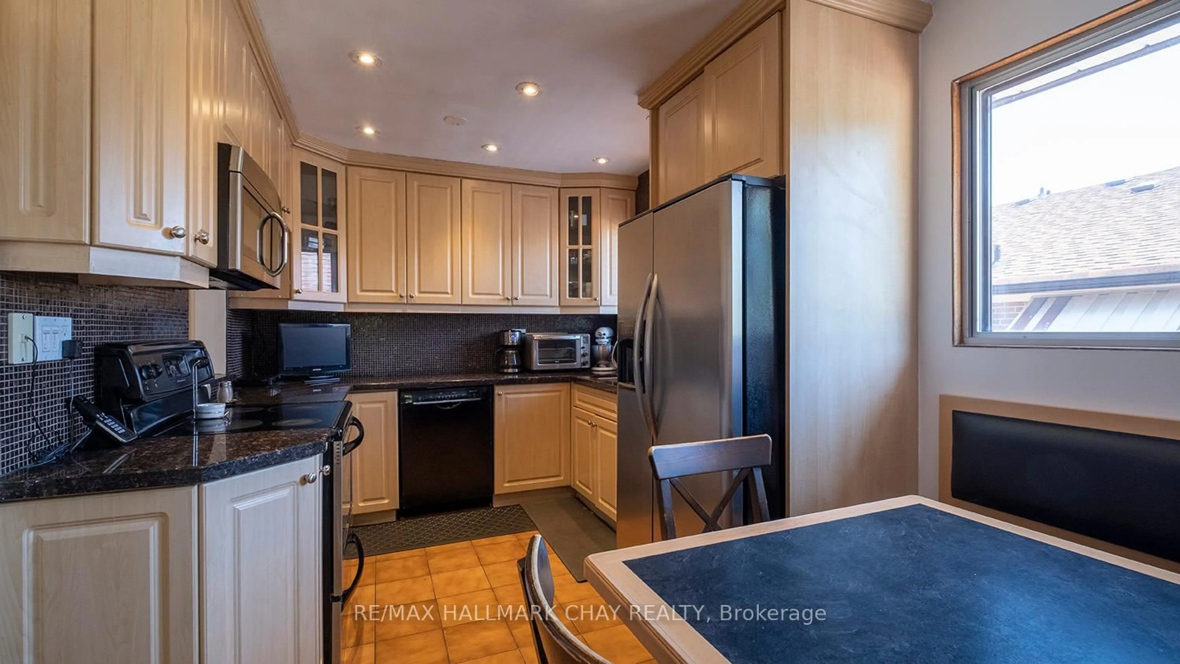 Standard kitchen, unknown for 189 Sentinel Rd, Toronto Ontario M3J 1T7