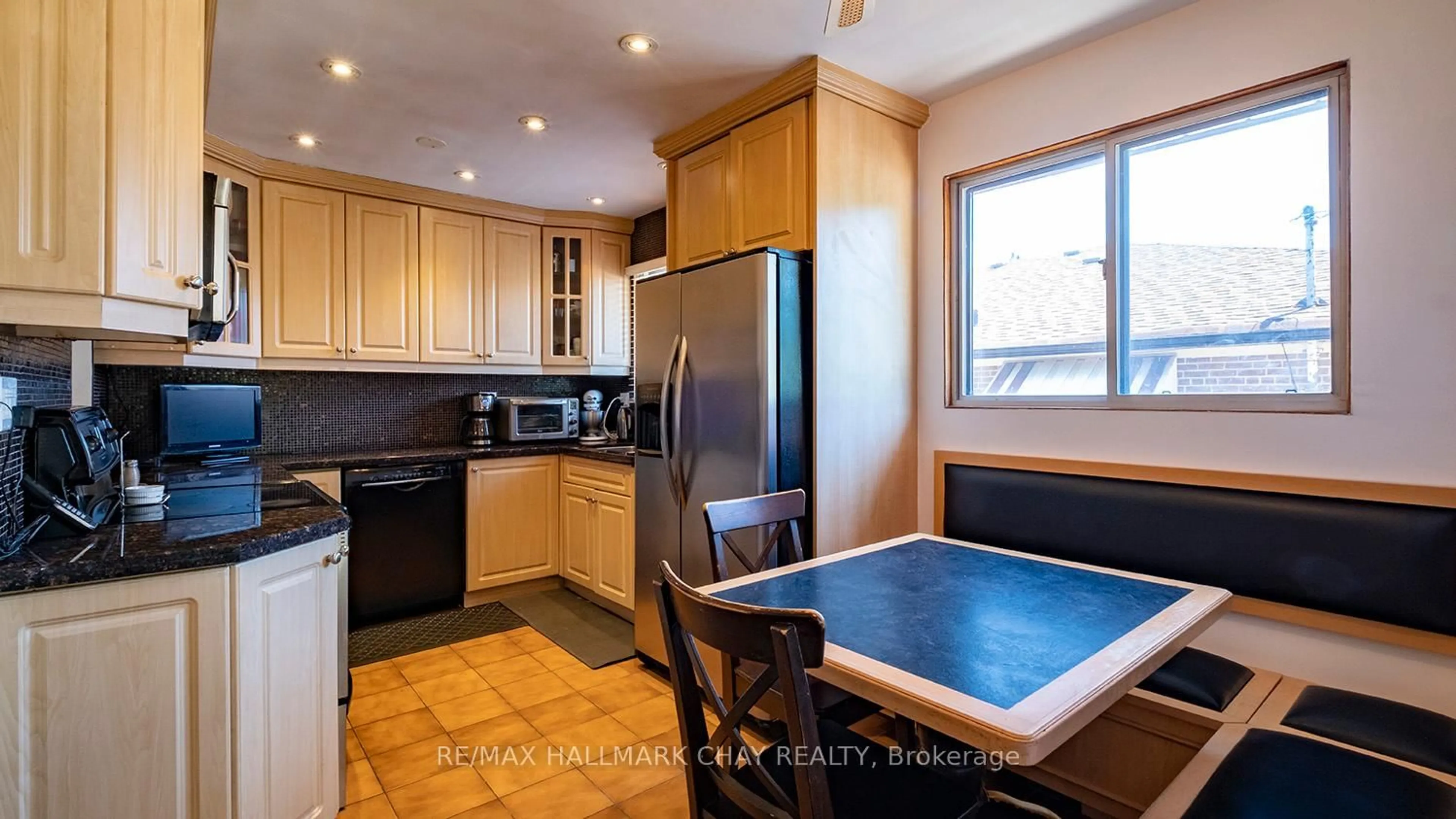 Standard kitchen, unknown for 189 Sentinel Rd, Toronto Ontario M3J 1T7