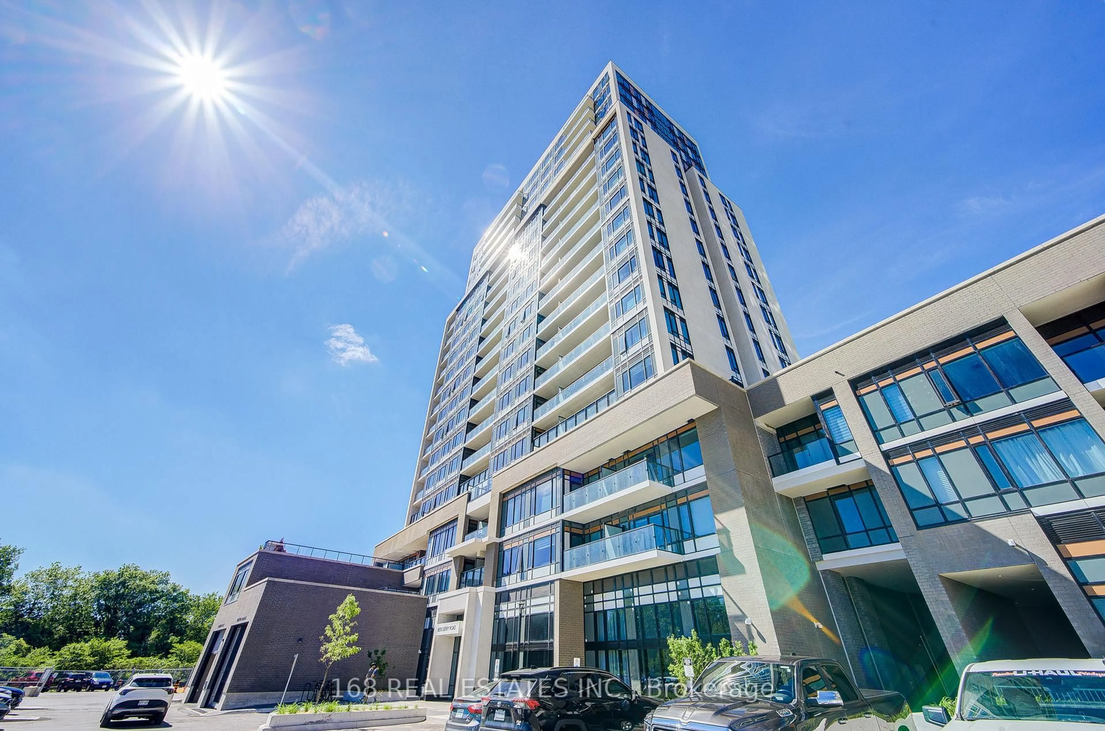Indoor foyer for 8010 Derry Rd #1603, Milton Ontario L9T 9N3
