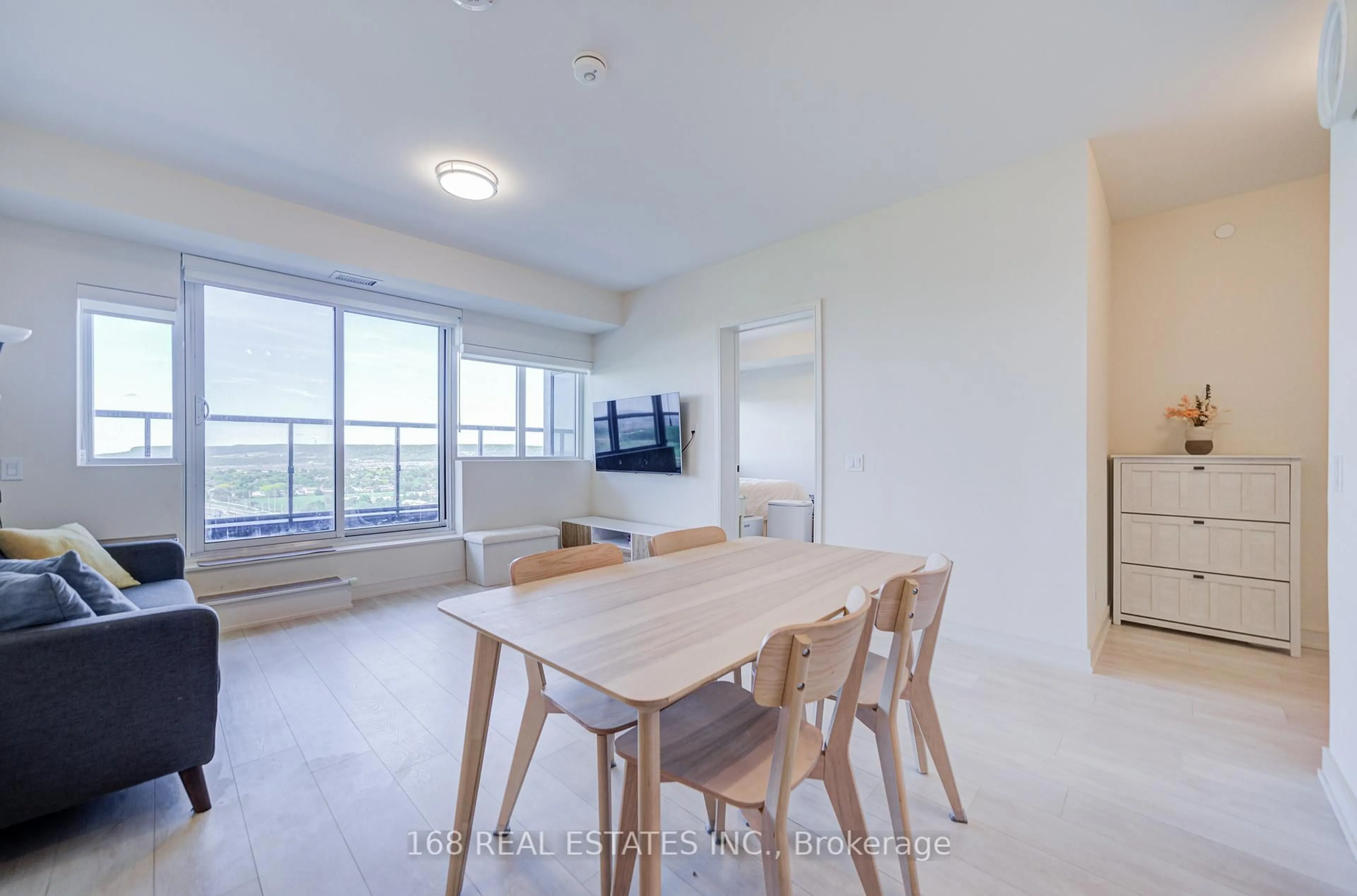 A pic of a room for 8010 Derry Rd #1603, Milton Ontario L9T 9N3