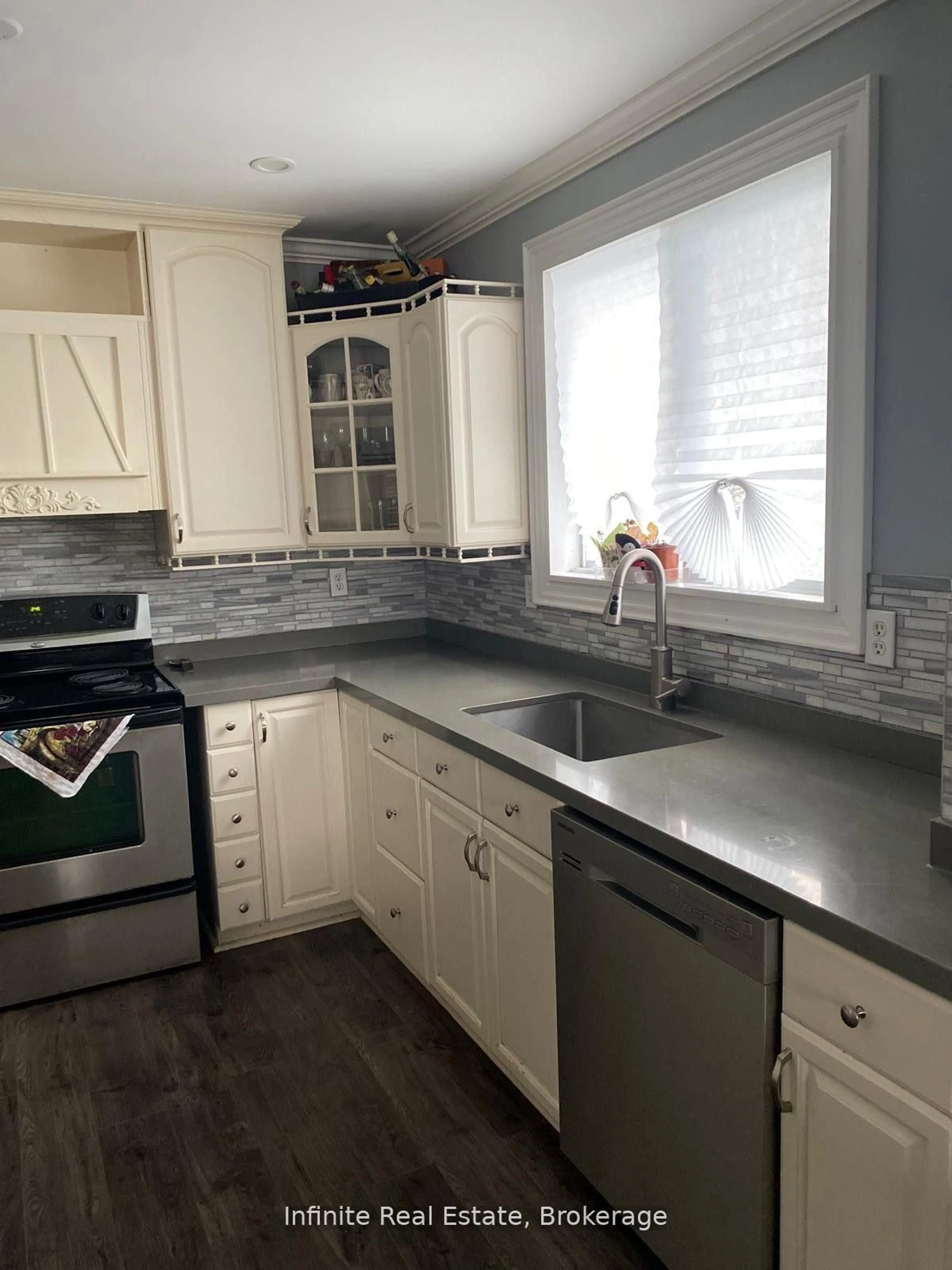 Unknown for 122 Parkview Dr, Orangeville Ontario L9W 3J3