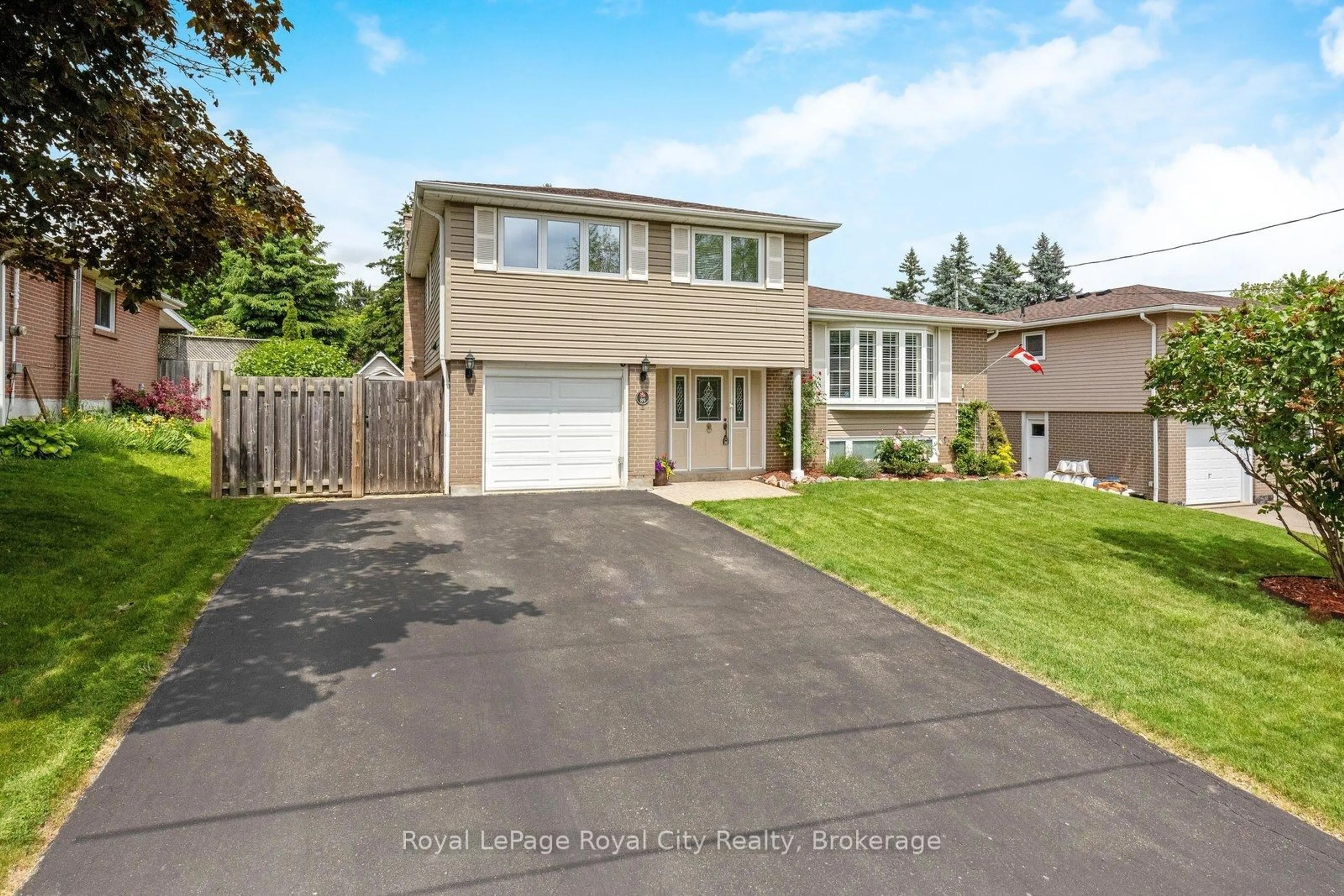 Home with vinyl exterior material, street for 89 Joycelyn Cres, Halton Hills Ontario L7G 2S6