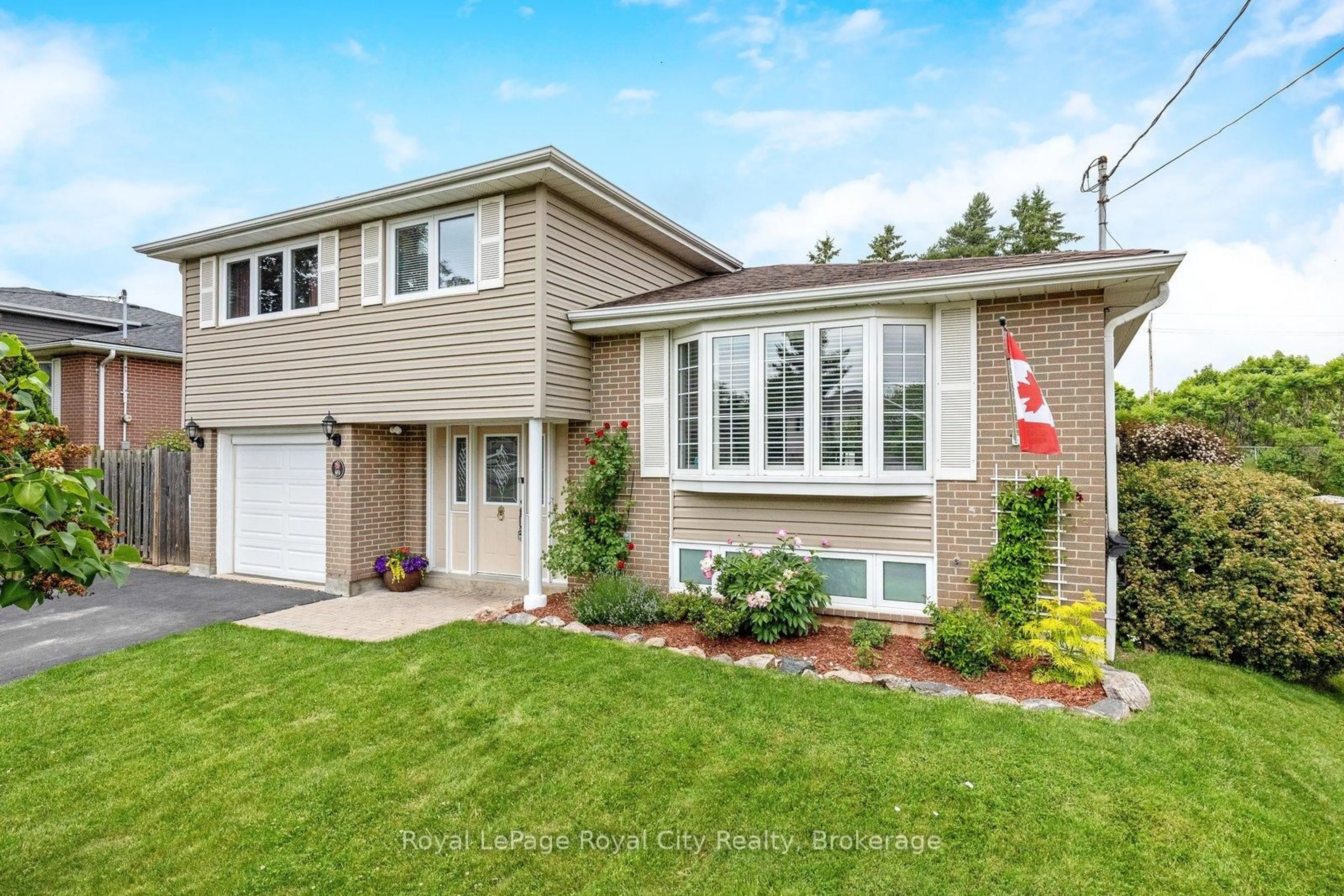 Home with vinyl exterior material, street for 89 Joycelyn Cres, Halton Hills Ontario L7G 2S6