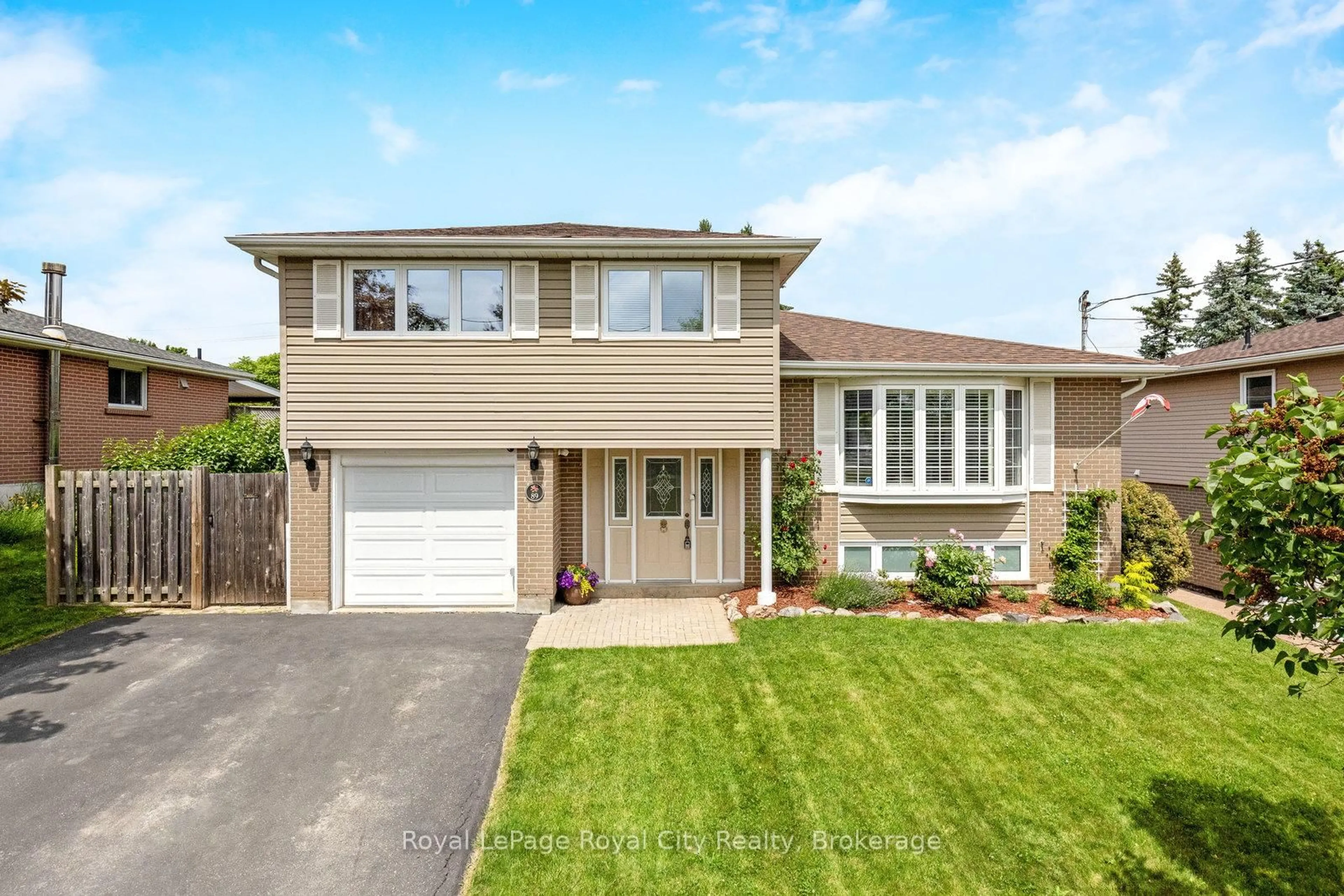 Home with vinyl exterior material, street for 89 Joycelyn Cres, Halton Hills Ontario L7G 2S6