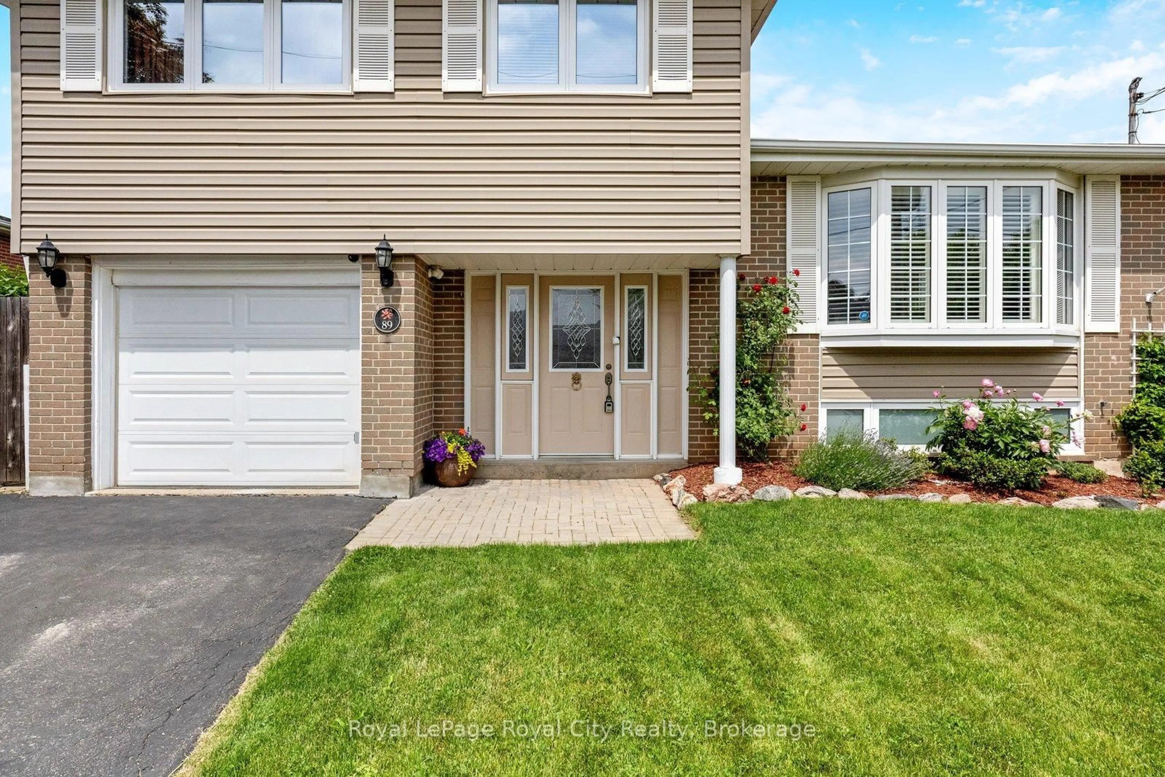 Home with vinyl exterior material, street for 89 Joycelyn Cres, Halton Hills Ontario L7G 2S6
