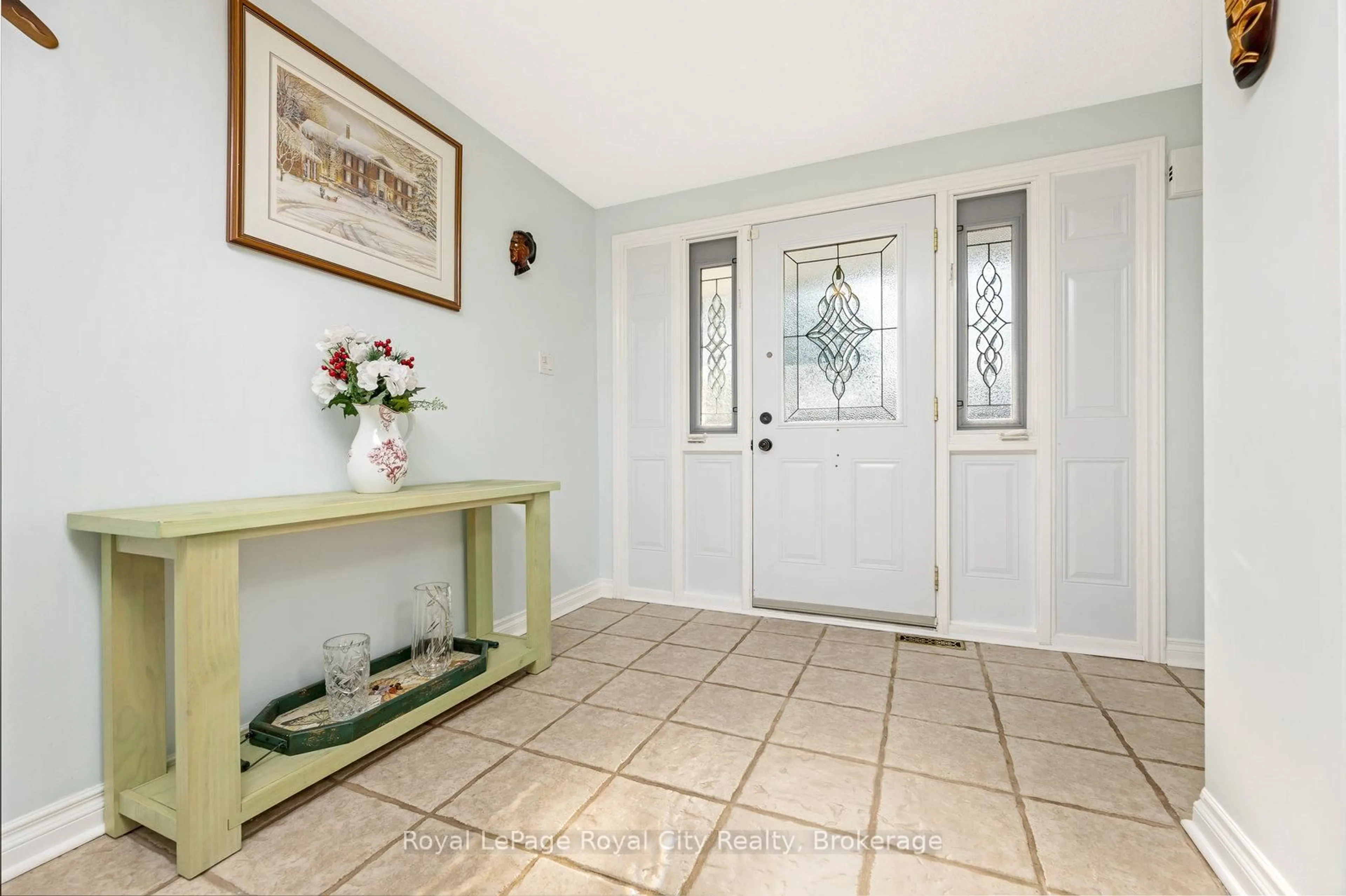 Indoor entryway for 89 Joycelyn Cres, Halton Hills Ontario L7G 2S6