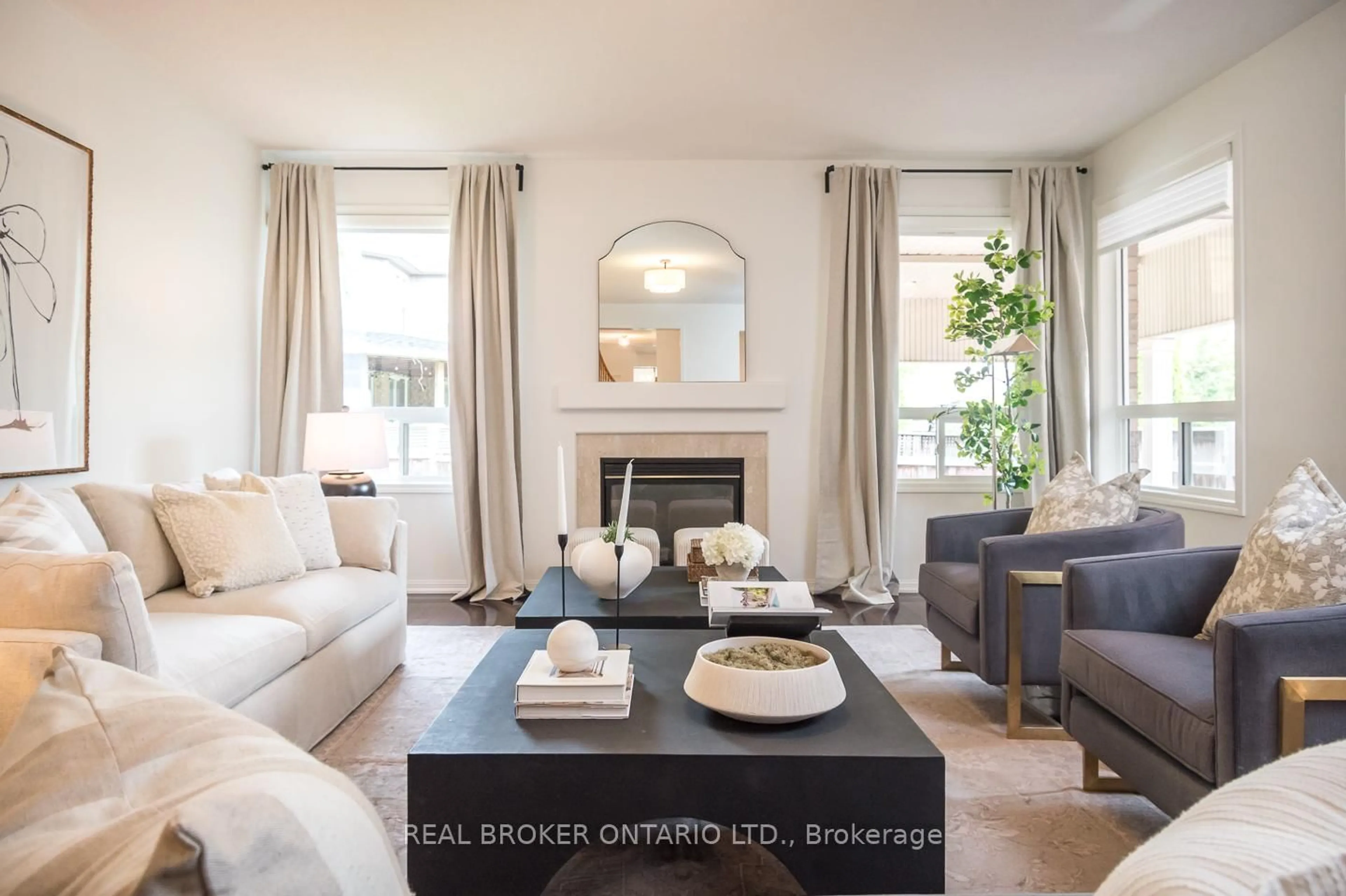 Living room with furniture, unknown for 1280 Christie Circ, Milton Ontario L9T 6V4