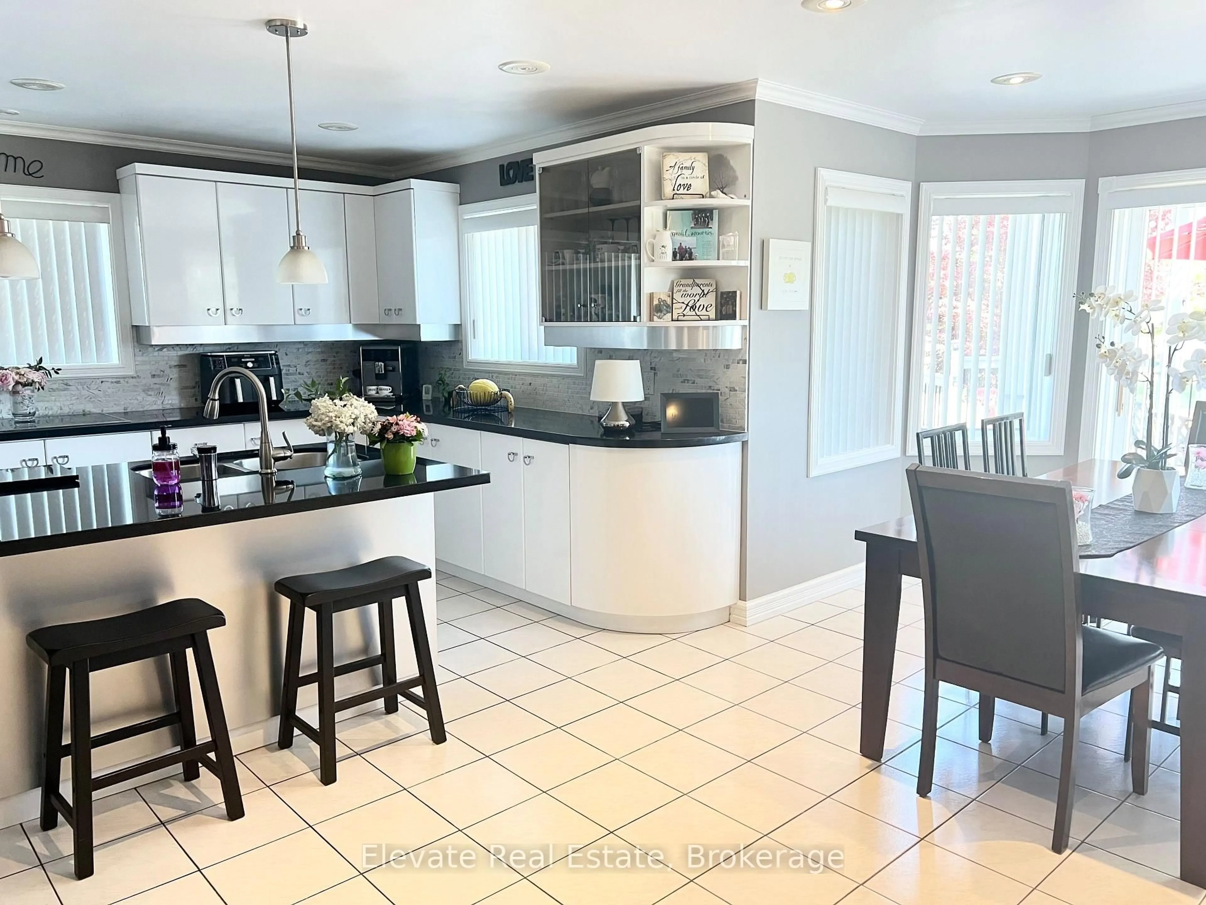 Open concept kitchen, ceramic/tile floor for 16 Fenton Way, Brampton Ontario L6P 0P5
