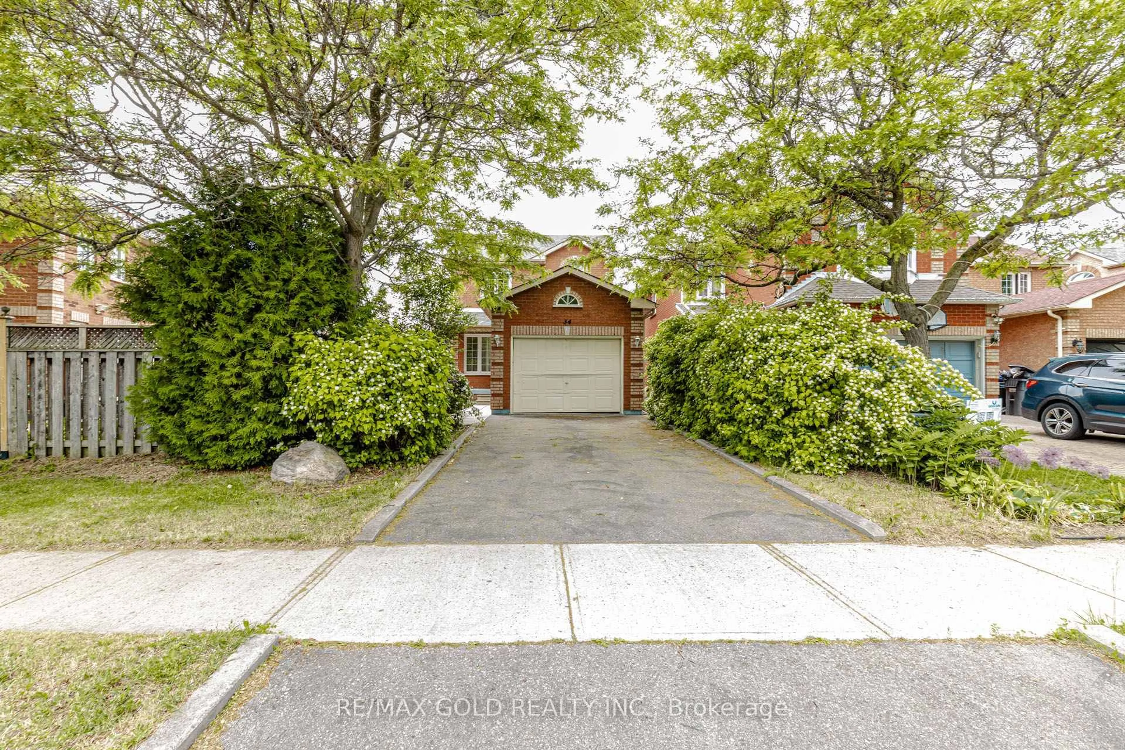Unknown for 34 White Tail Cres, Brampton Ontario L6Y 5C2