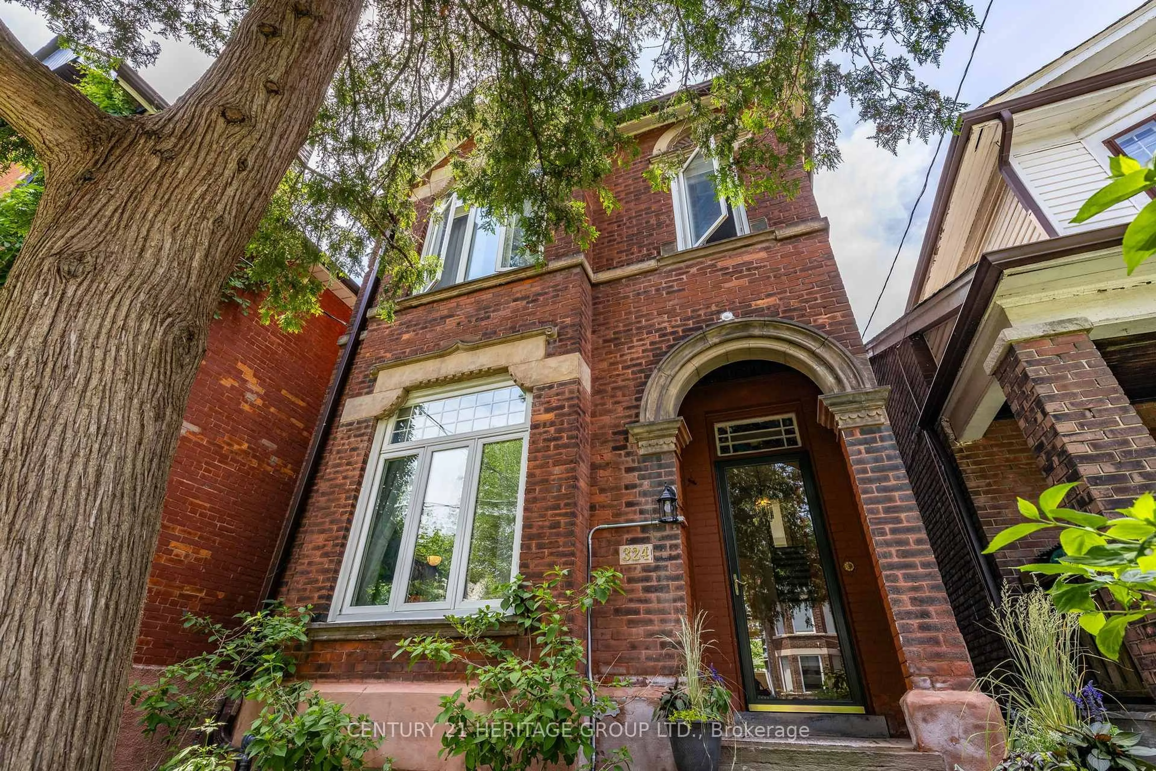Home with brick exterior material, street for 324 Delaware Ave, Toronto Ontario M6H 2T8