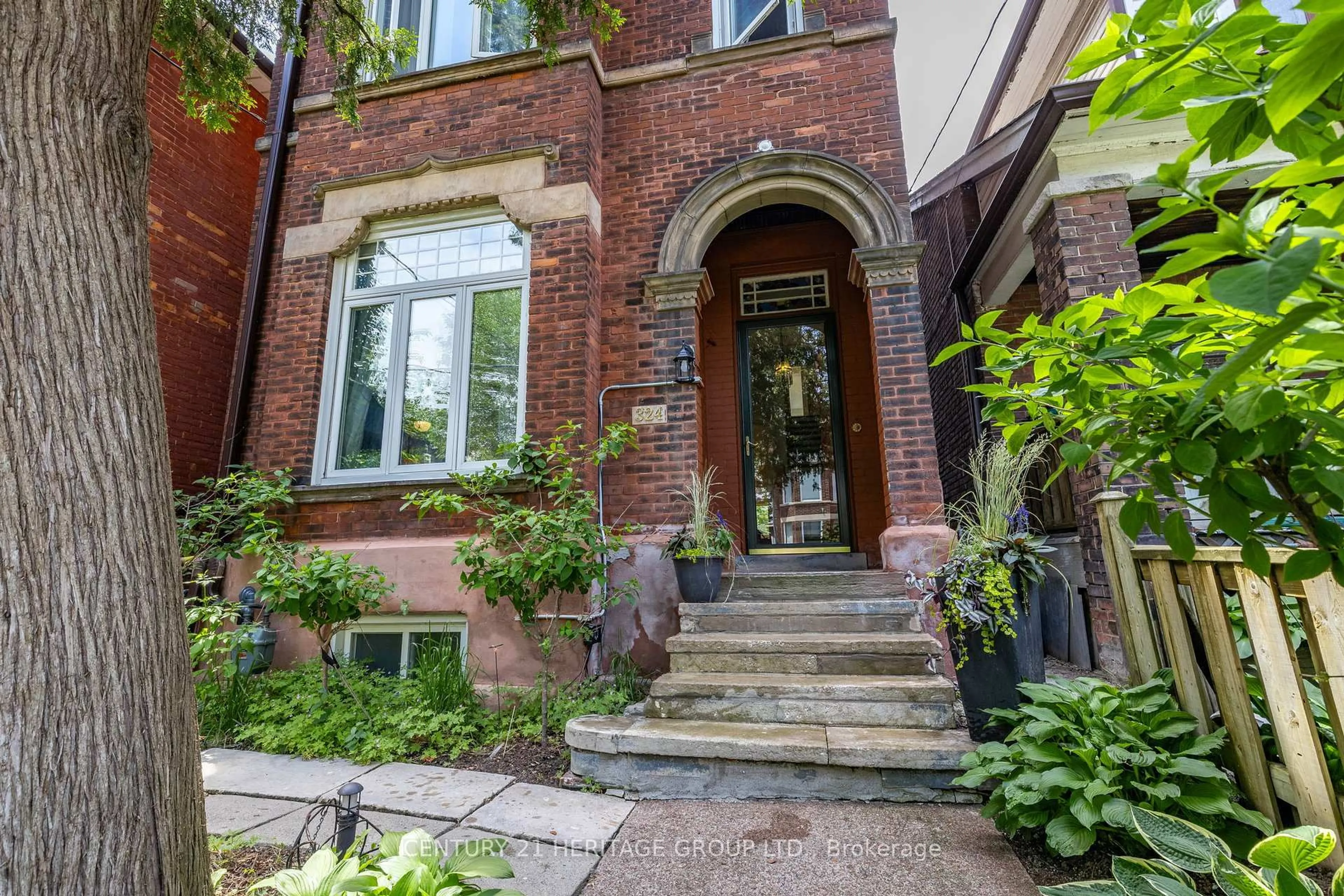 Home with brick exterior material, street for 324 Delaware Ave, Toronto Ontario M6H 2T8