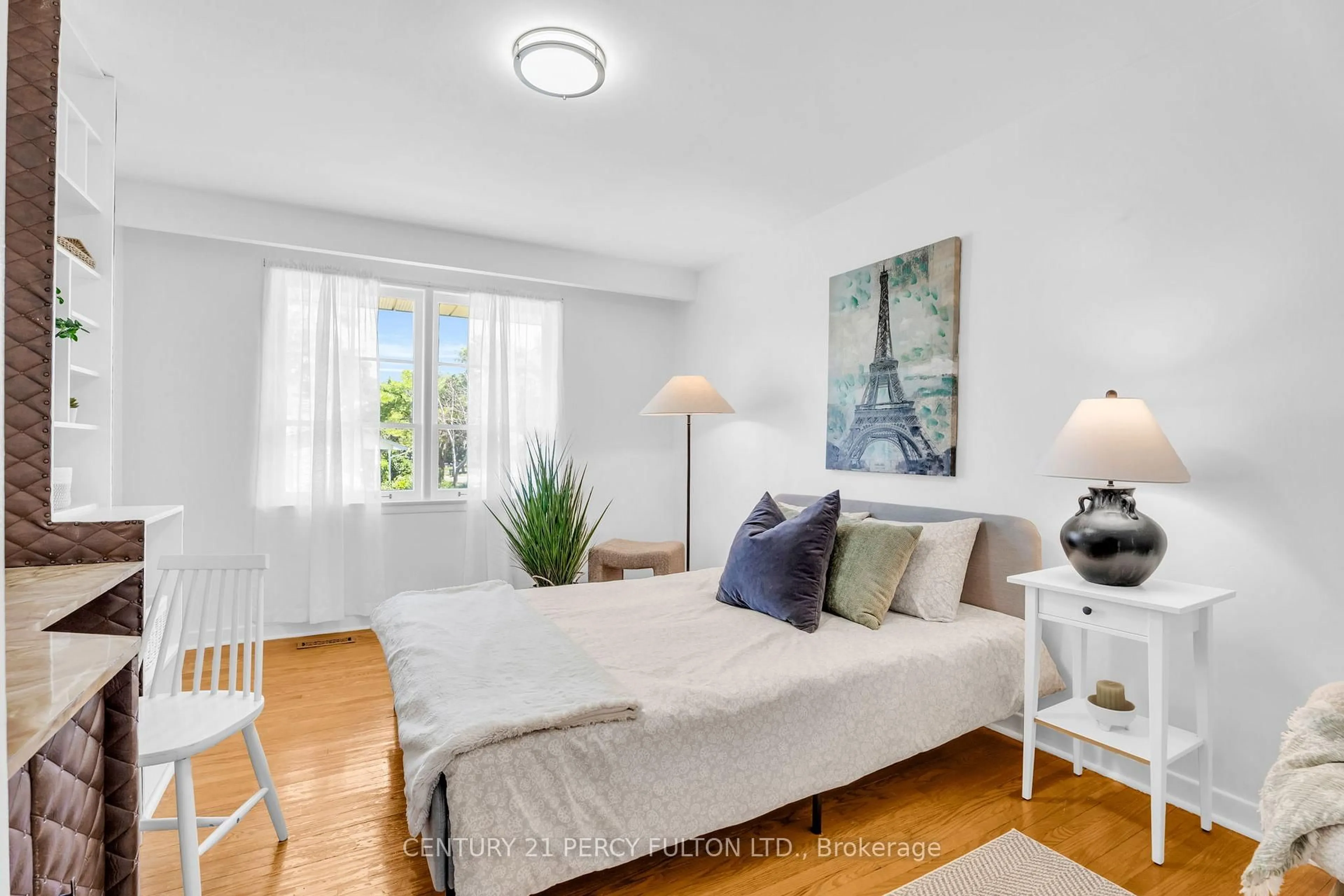 Bedroom with bed, unknown for 3500 Silverplains Dr, Mississauga Ontario L4X 2P4