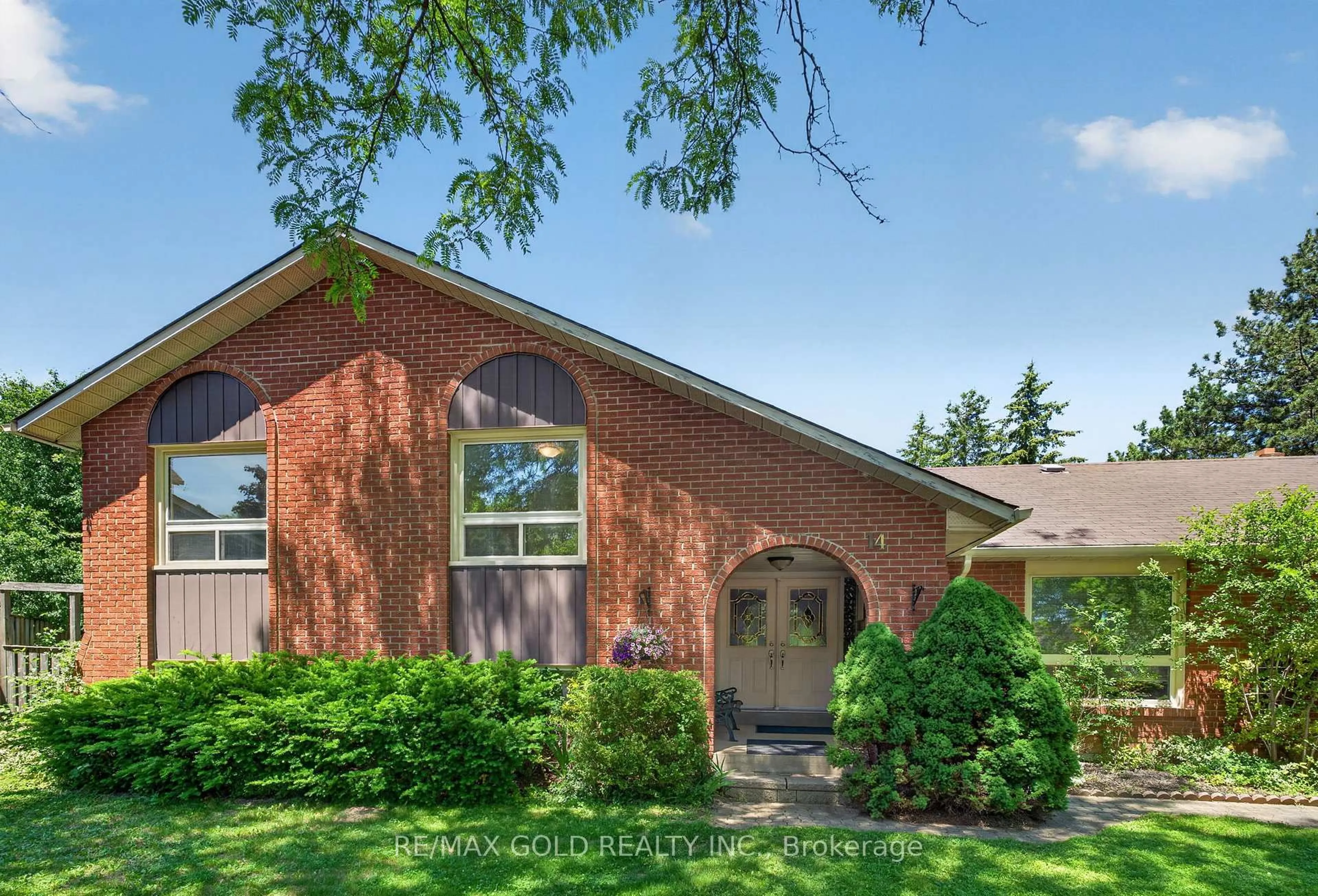 Home with brick exterior material, unknown for 14 Cairnmore Crt, Brampton Ontario L6Z 1T6