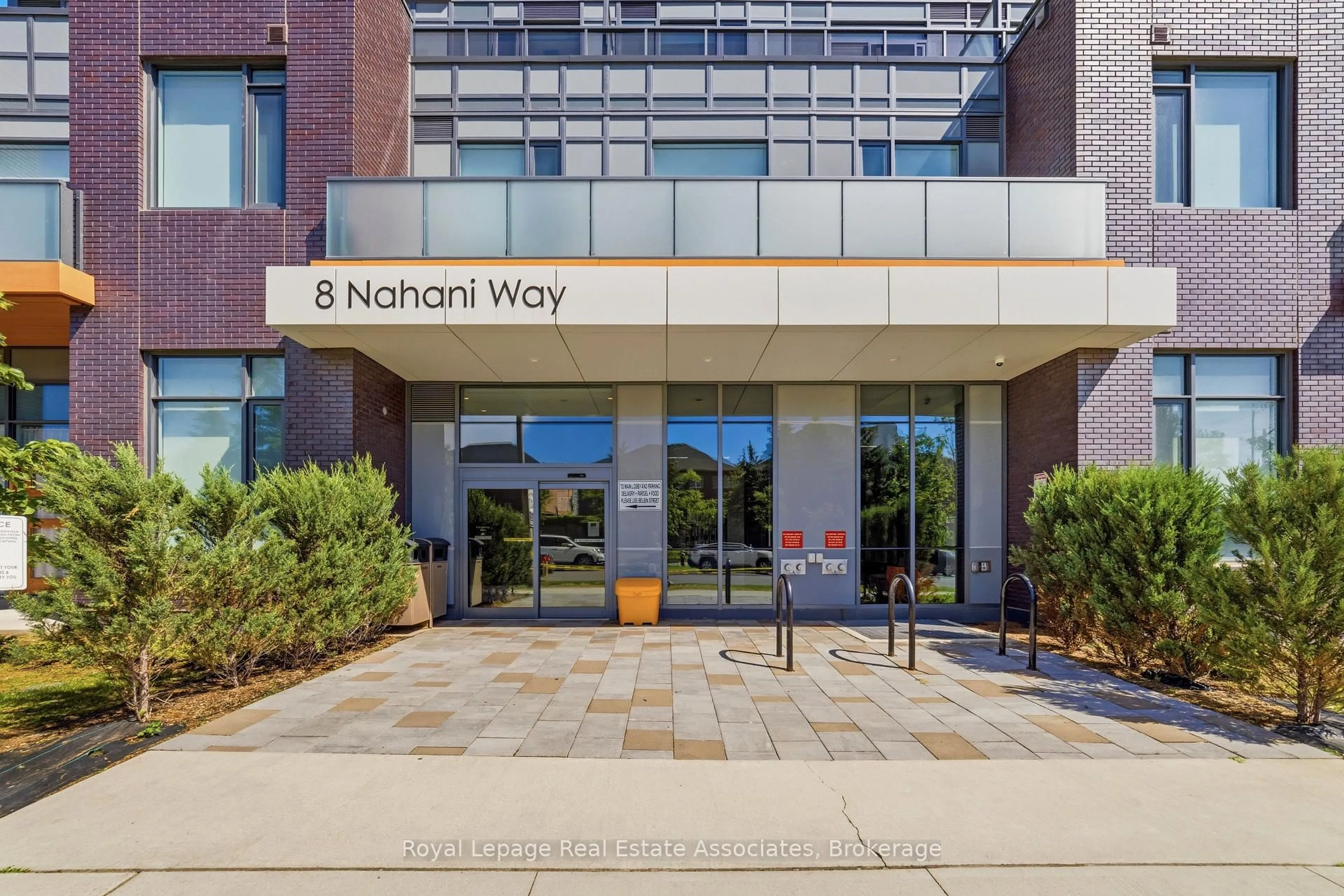 Indoor entryway for 8 Nahani Way #3118, Mississauga Ontario L4Z 0C6