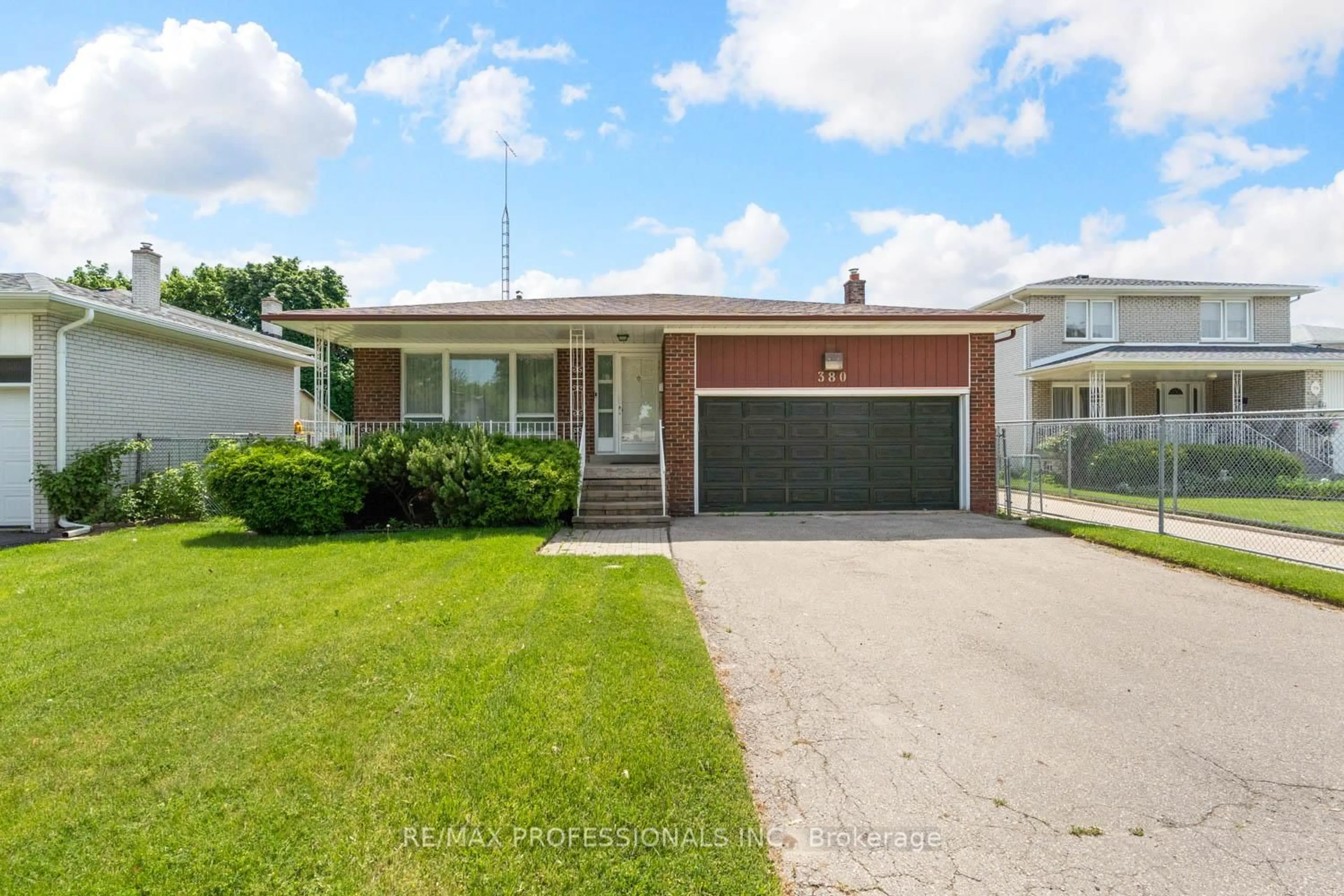 Unknown for 380 Targa Rd, Mississauga Ontario L5A 1S5