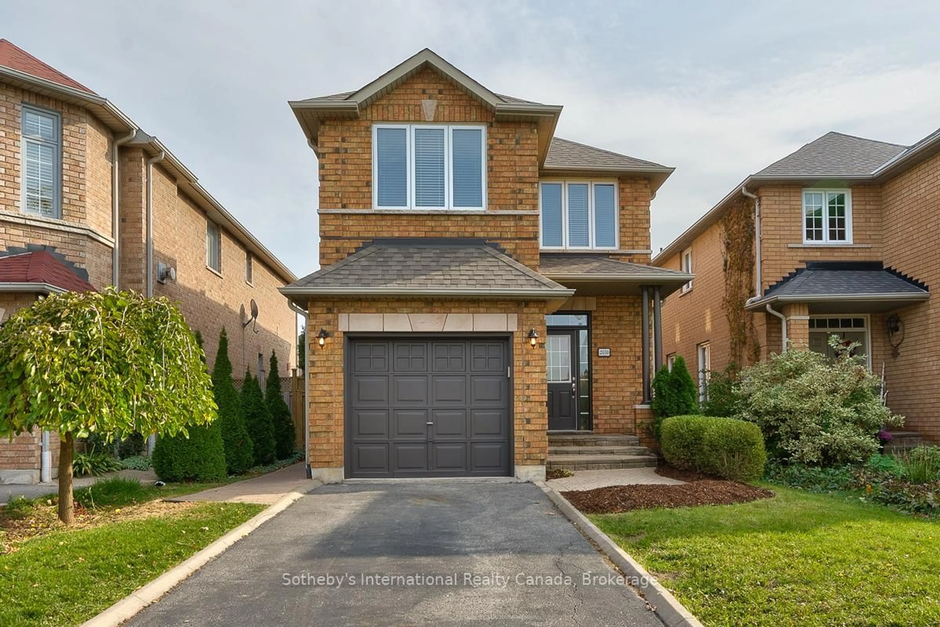 Home with brick exterior material, street for 2030 Shady Glen Rd, Oakville Ontario L6M 3T4