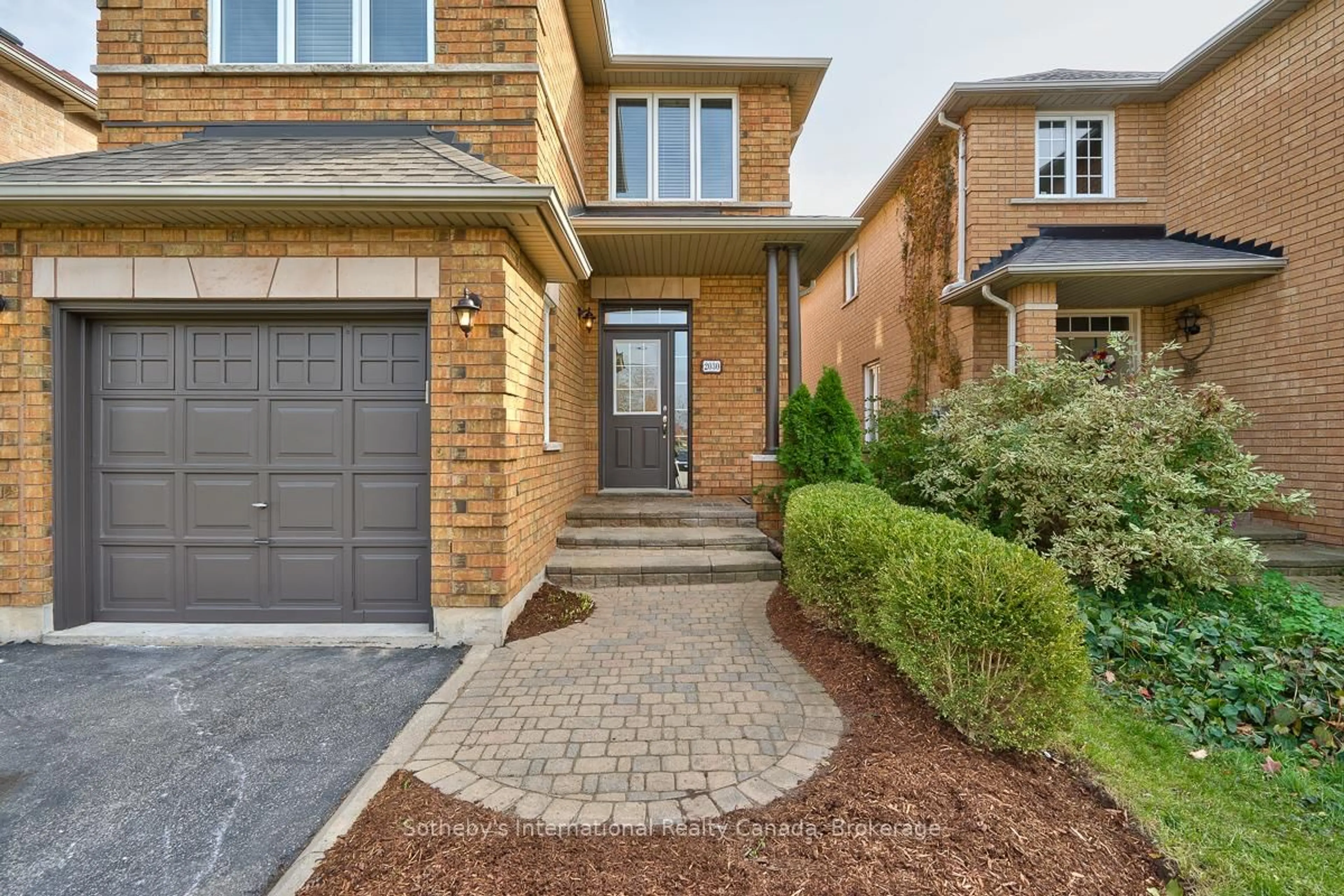 Home with brick exterior material, street for 2030 Shady Glen Rd, Oakville Ontario L6M 3T4