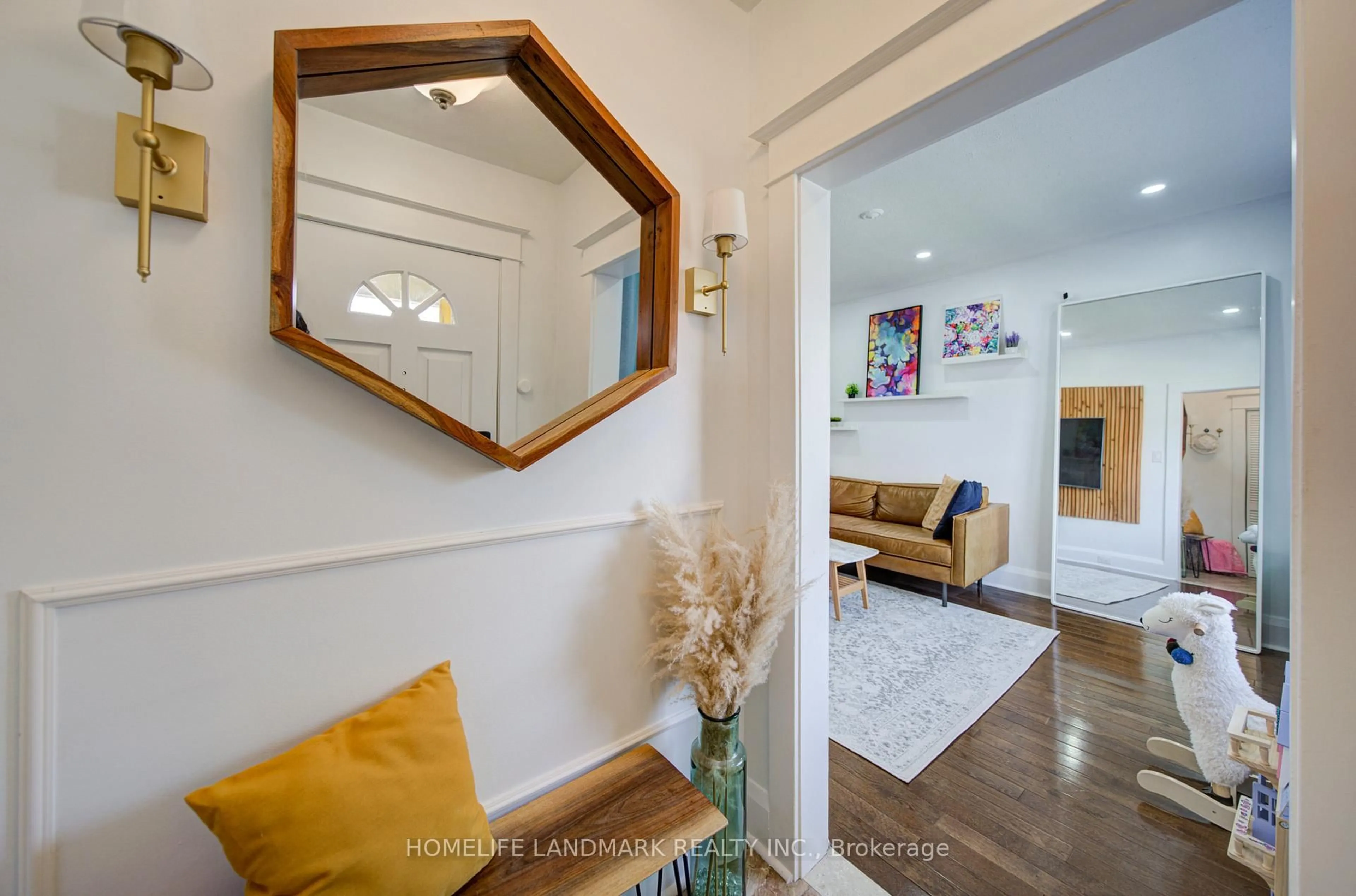 Indoor entryway for 237 Belgravia Ave, Toronto Ontario M6E 2M9