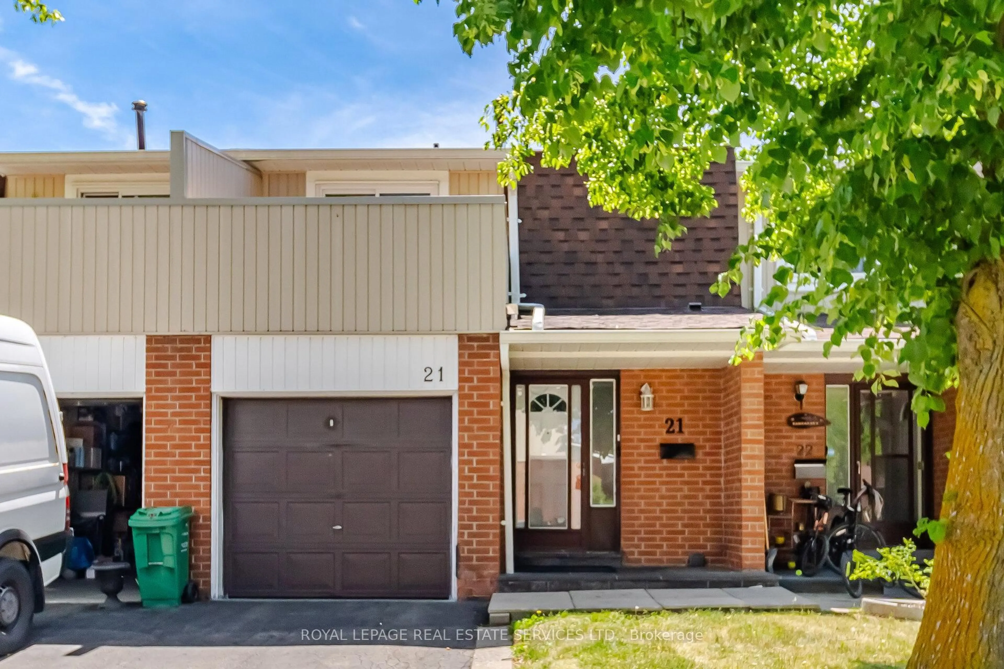 Home with brick exterior material, street for 345 Meadows Blvd #21, Mississauga Ontario L4Z 1G5