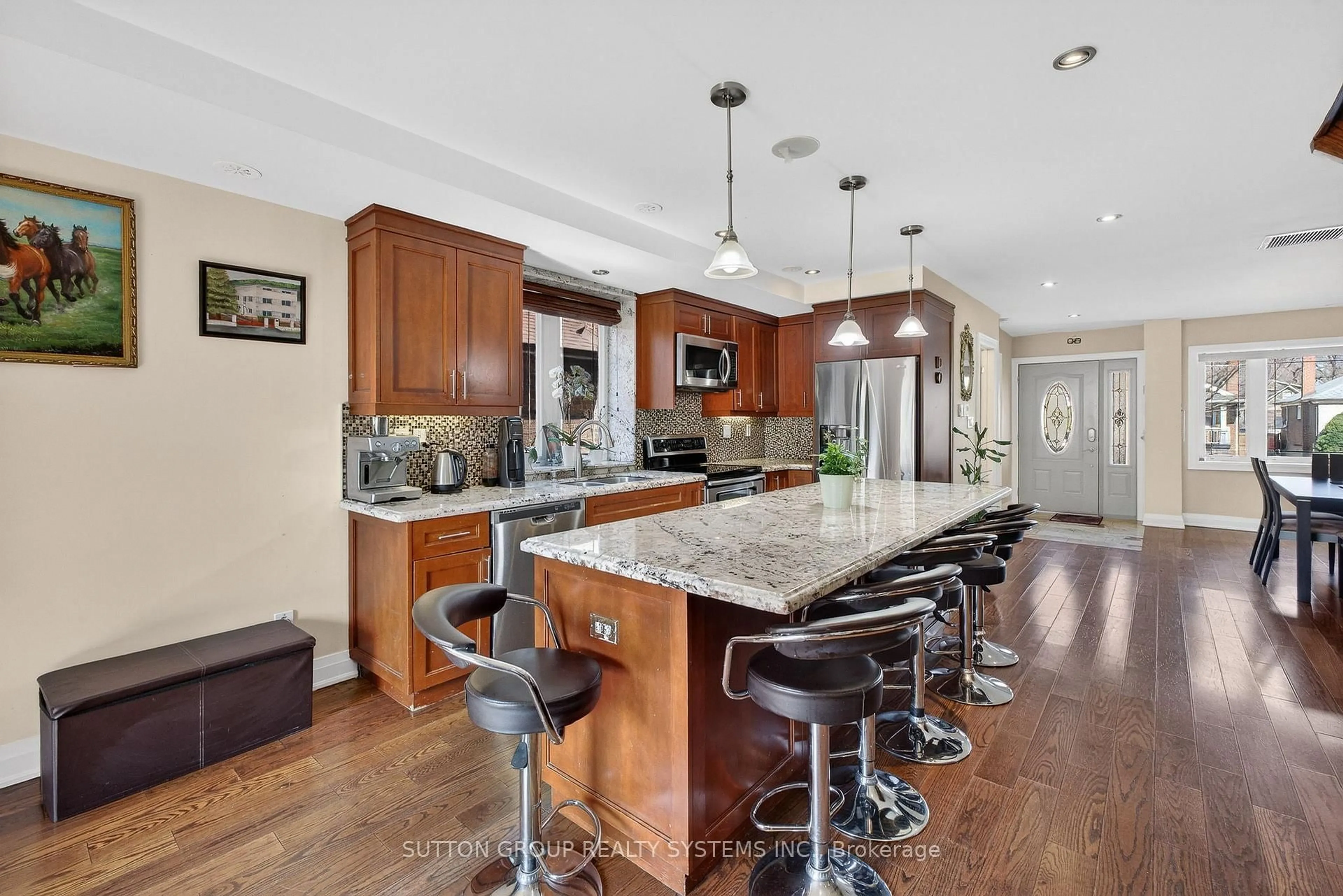 Open concept kitchen, ceramic/tile floor for 32 Green Lanes, Toronto Ontario M8Z 4V6