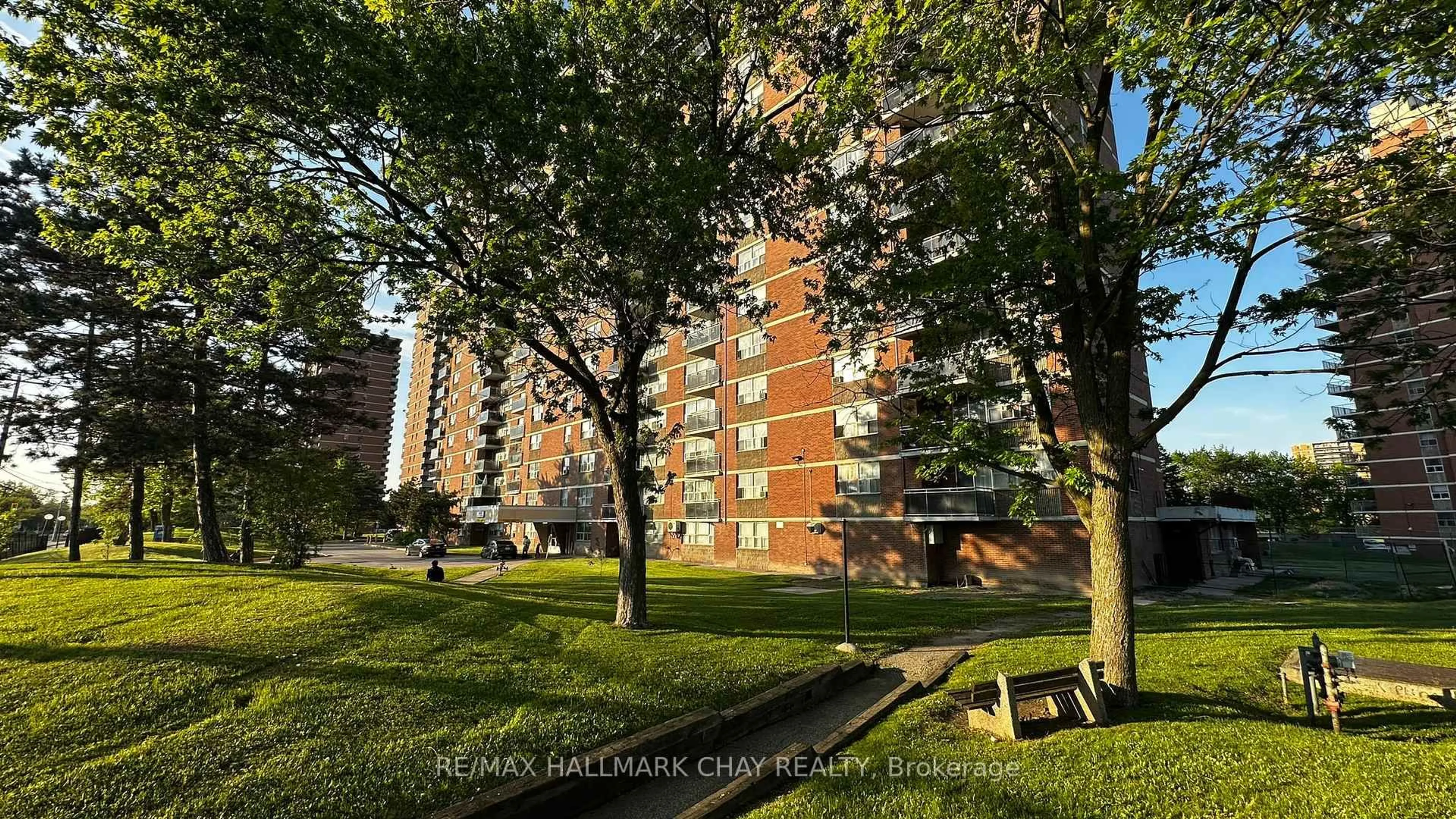 Unknown for 2645 Kipling Ave #905, Toronto Ontario M9V 3S6