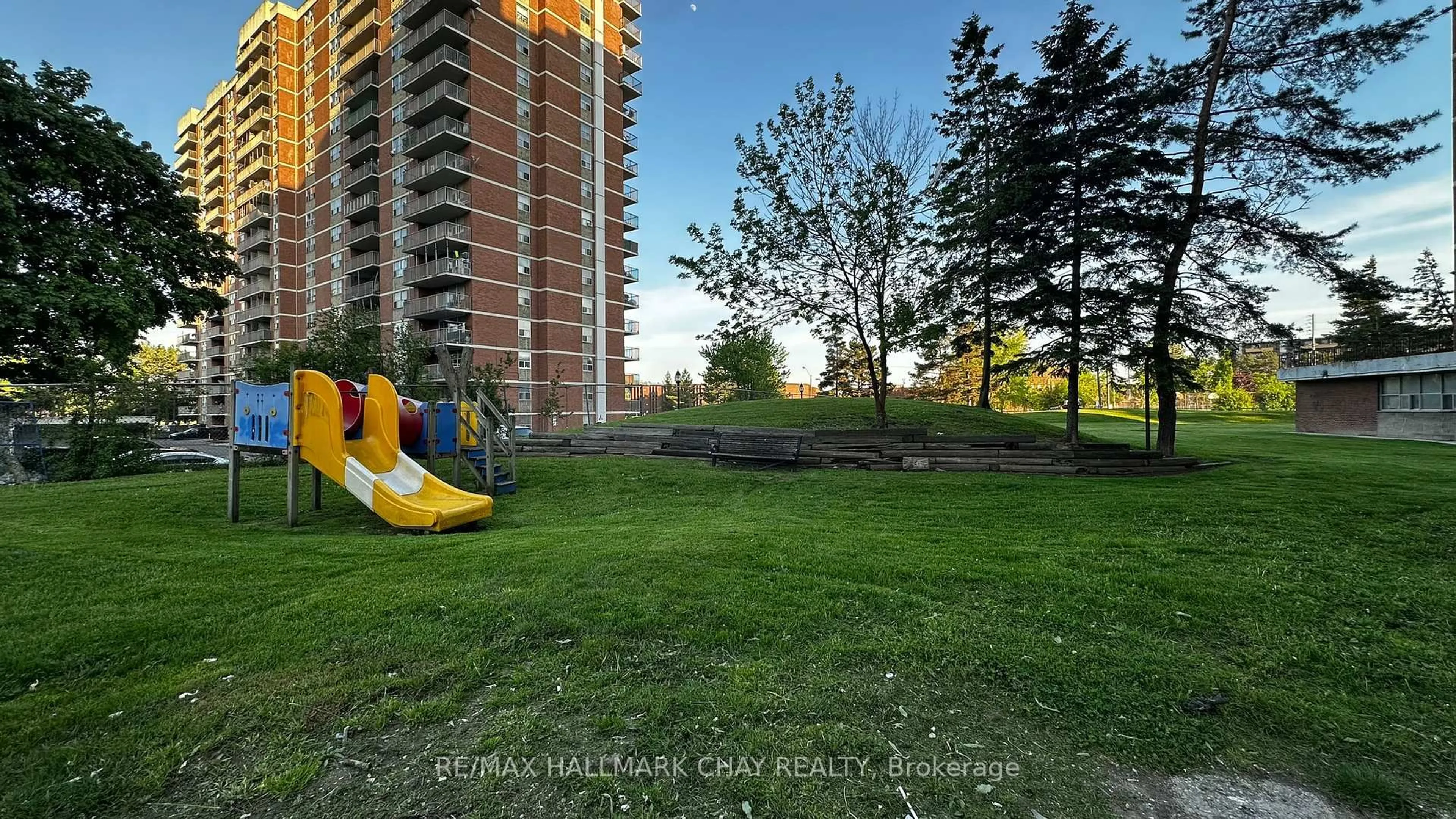 Patio, unknown for 2645 Kipling Ave #905, Toronto Ontario M9V 3S6