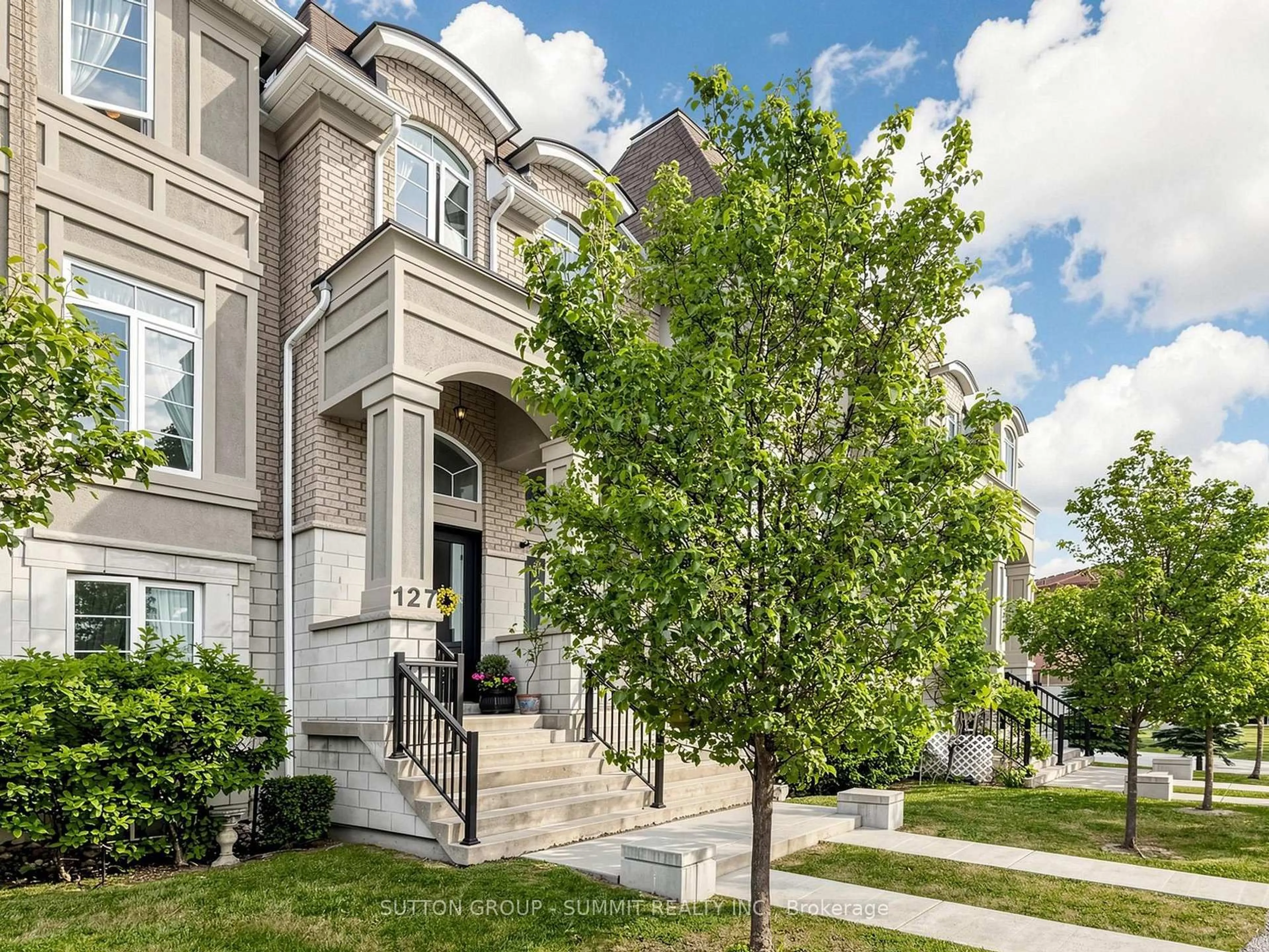 Unknown for 127 Armdale Rd, Mississauga Ontario L4Z 0C4