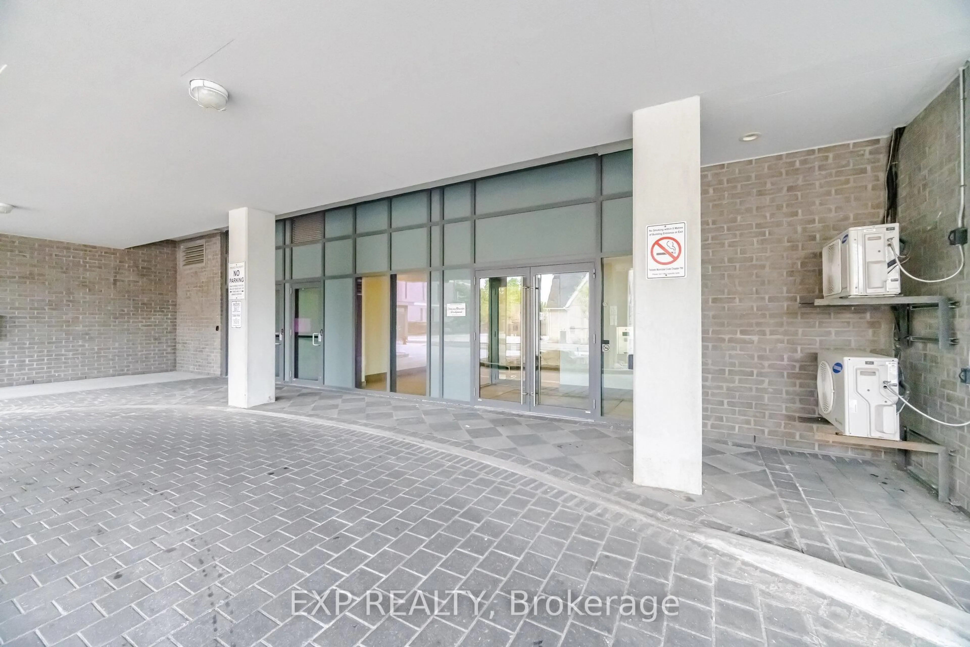 Indoor foyer for 16 McAdam Ave #306, Toronto Ontario M6A 0B9