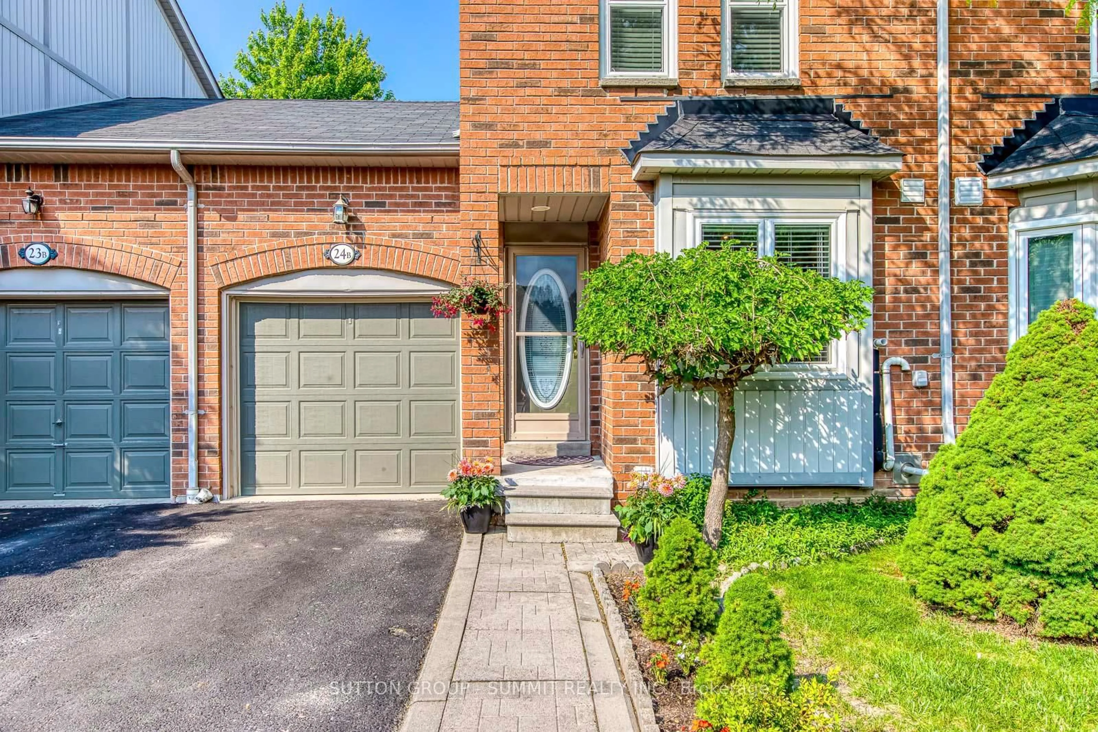 Home with brick exterior material, street for 5865 Dalebrook Cres #24B, Mississauga Ontario L5M 5X1