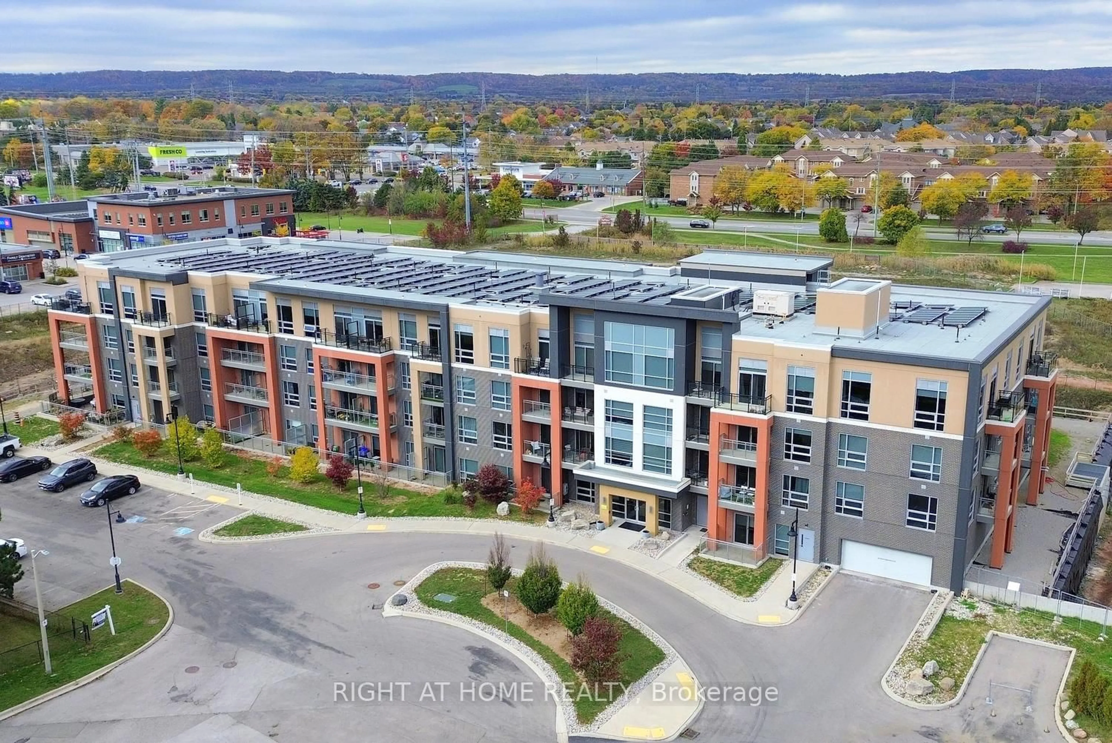 A pic from outside/outdoor area/front of a property/back of a property/a pic from drone, unknown for 4040 Upper Middle Rd #105, Burlington Ontario L7M 0H2