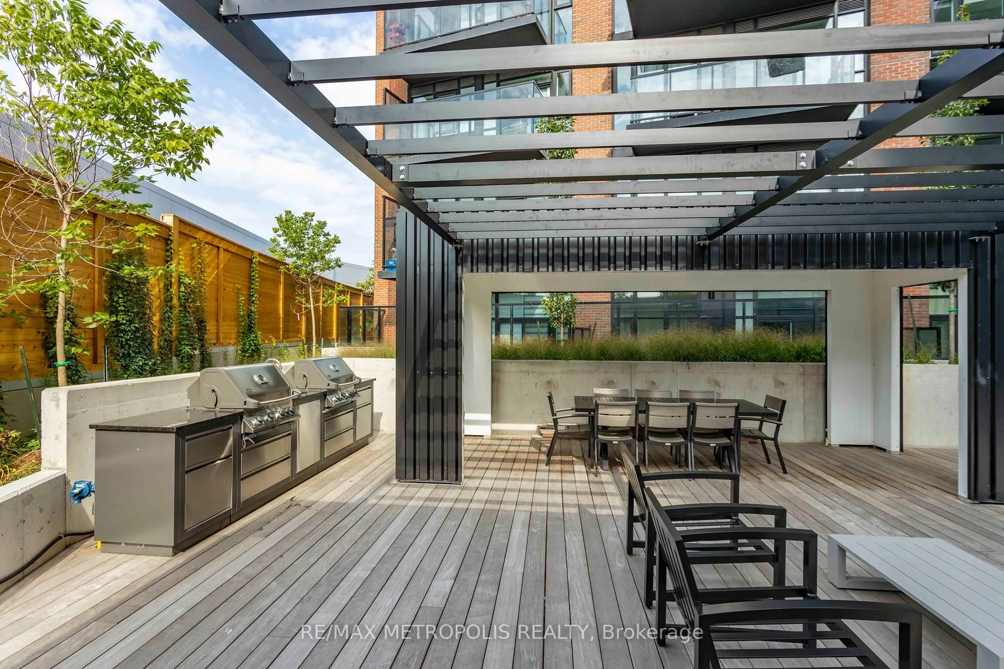 Patio, street for 2300 St Clair Ave #619, Toronto Ontario M6N 0B3