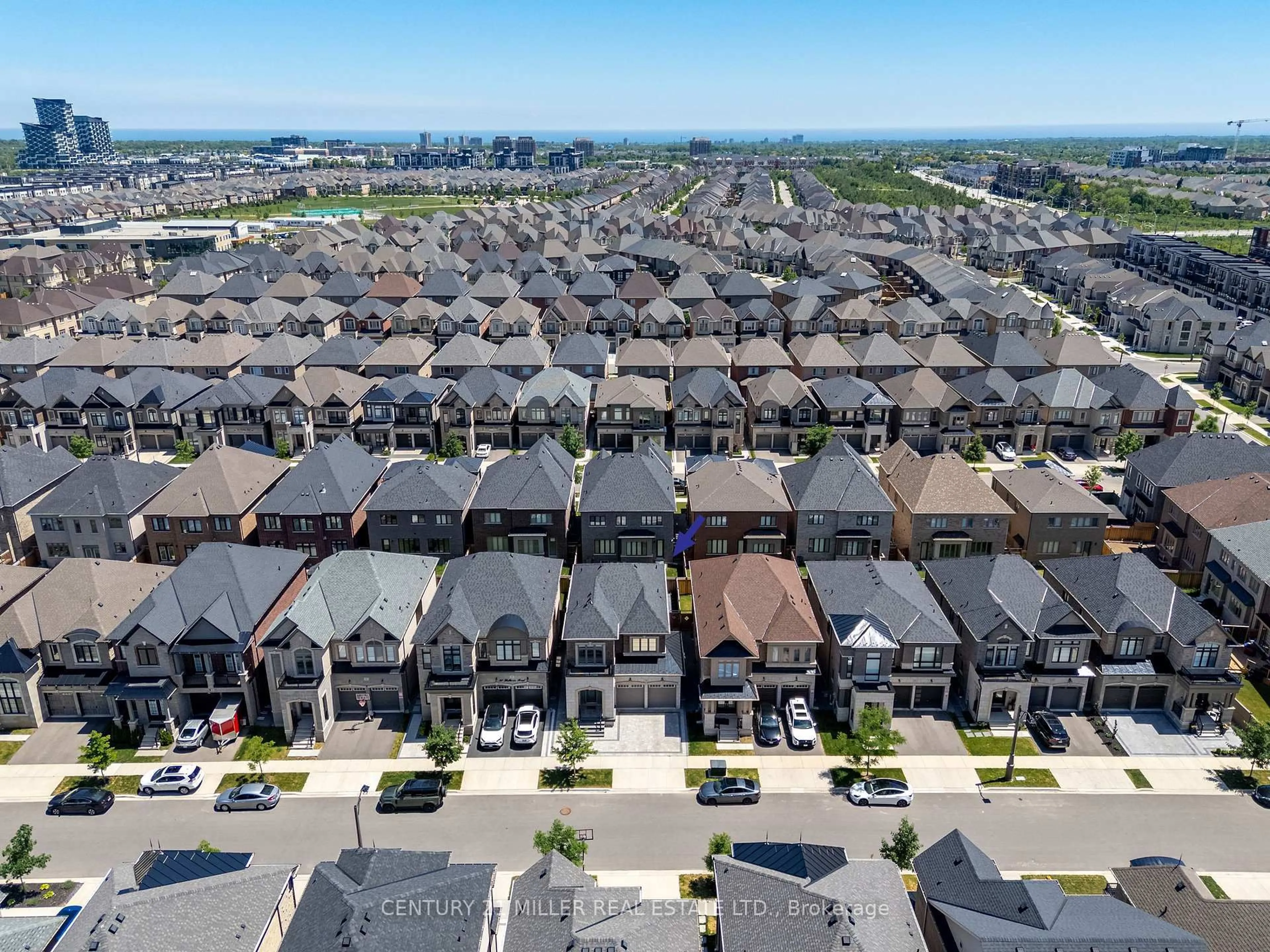 A pic from outside/outdoor area/front of a property/back of a property/a pic from drone, street for 46 Hallaran Rd, Oakville Ontario L6H 0Z8