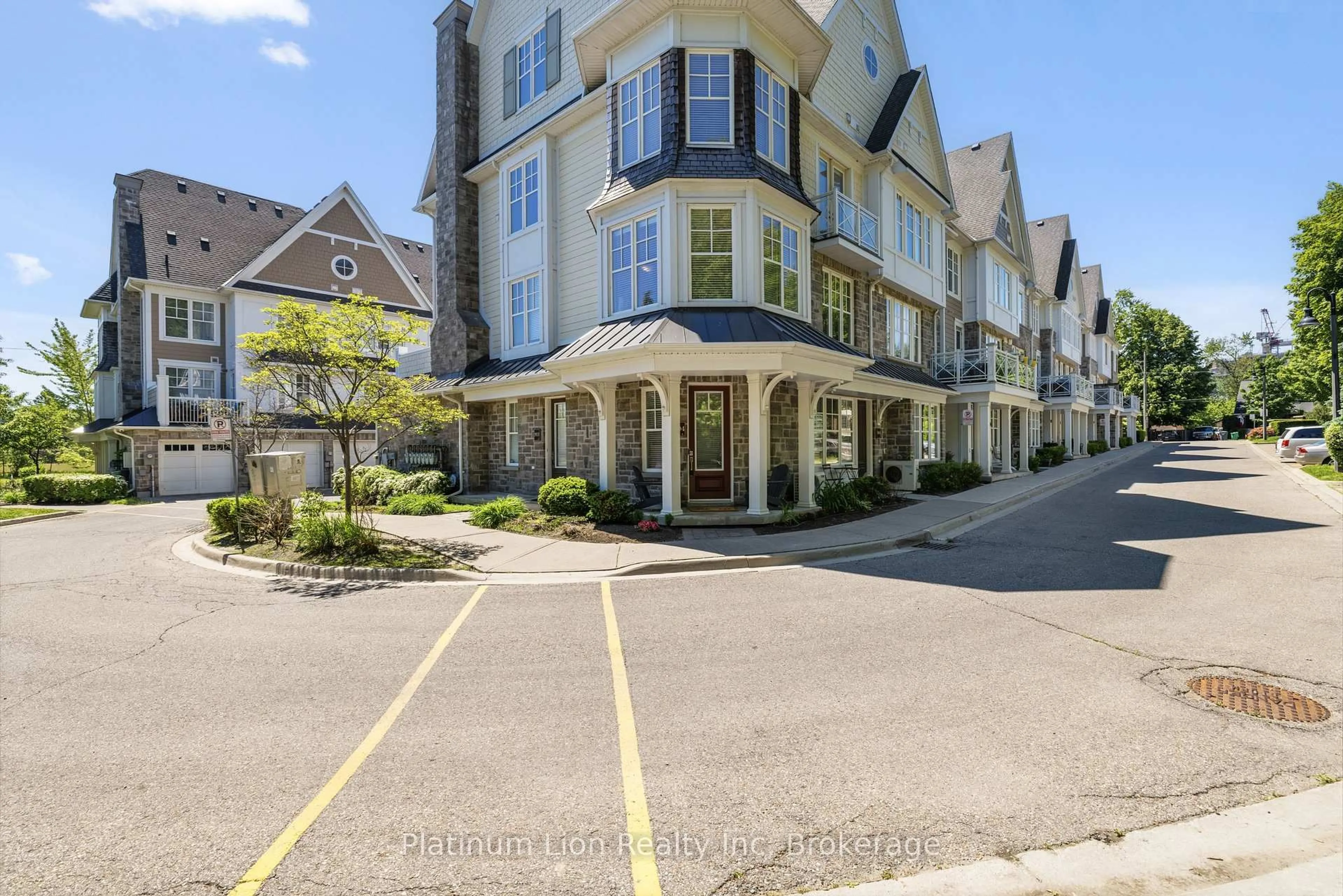 Patio, street for 1011 Deta Rd #904, Mississauga Ontario L5E 0A2