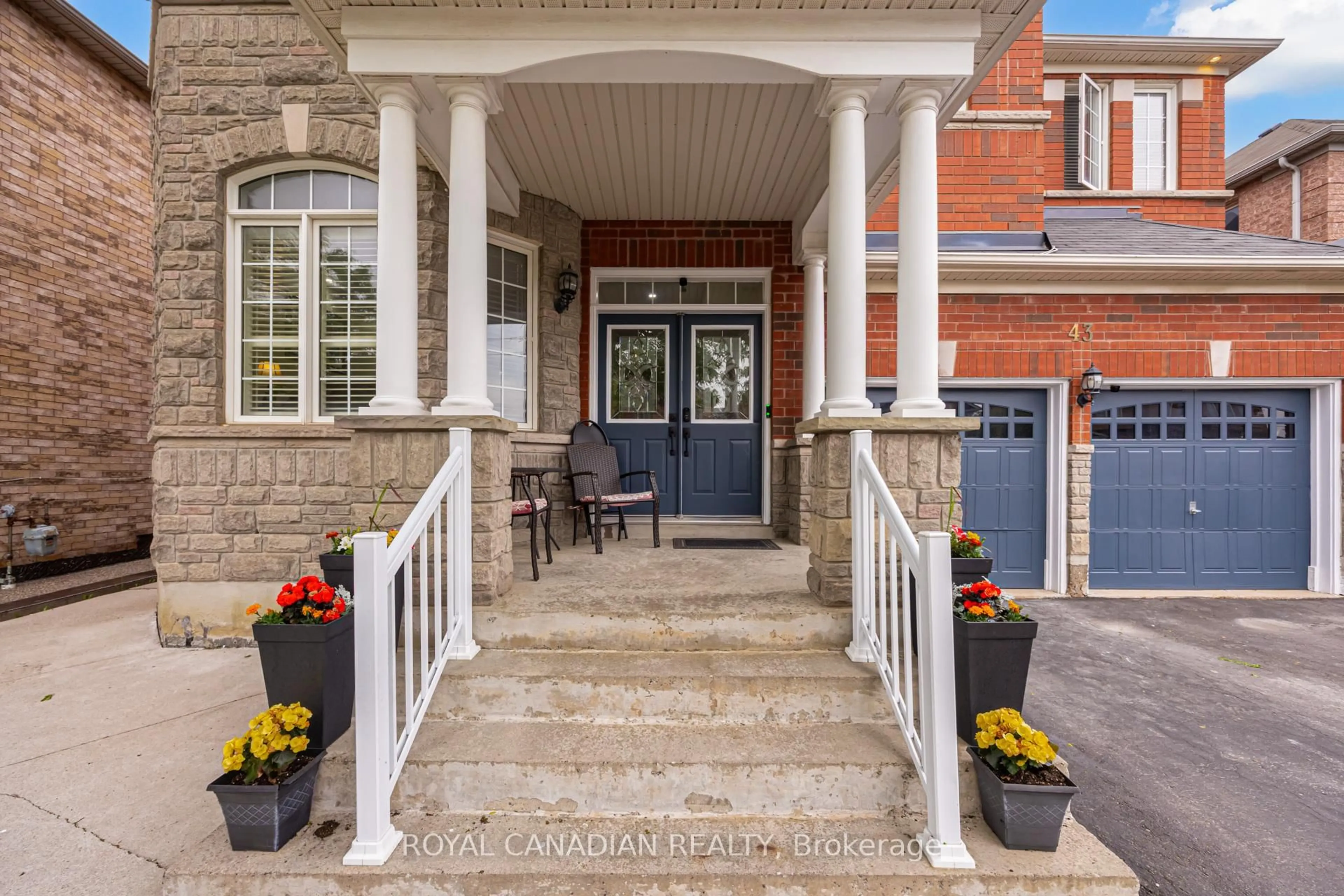 Unknown for 43 Bluffwood Cres, Brampton Ontario L6P 2P3