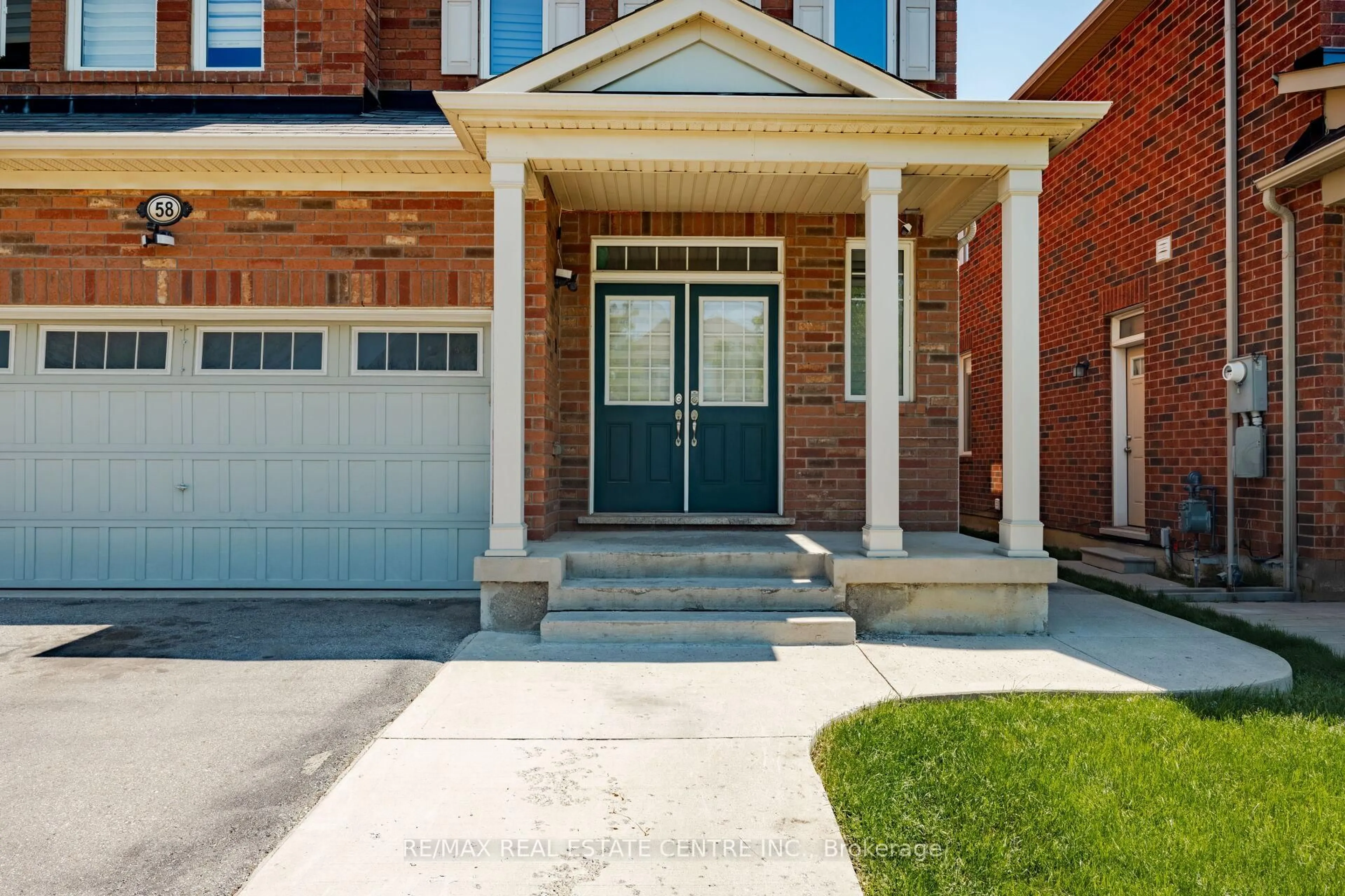 Home with brick exterior material, street for 58 Seafair Cres, Brampton Ontario L6Y 5W3