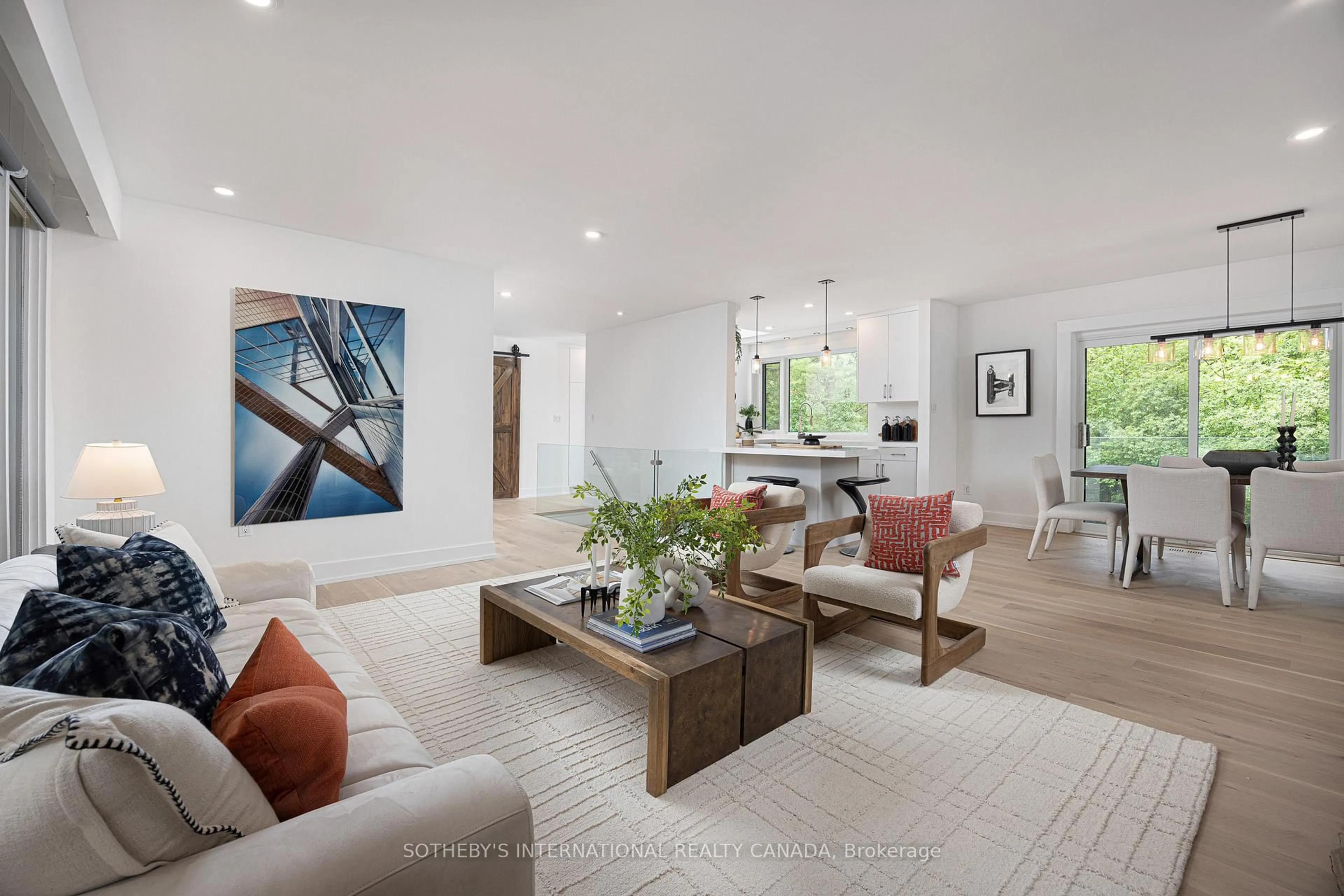 Living room with furniture, unknown for 268 Woodland Dr, Oakville Ontario L6J 4W5