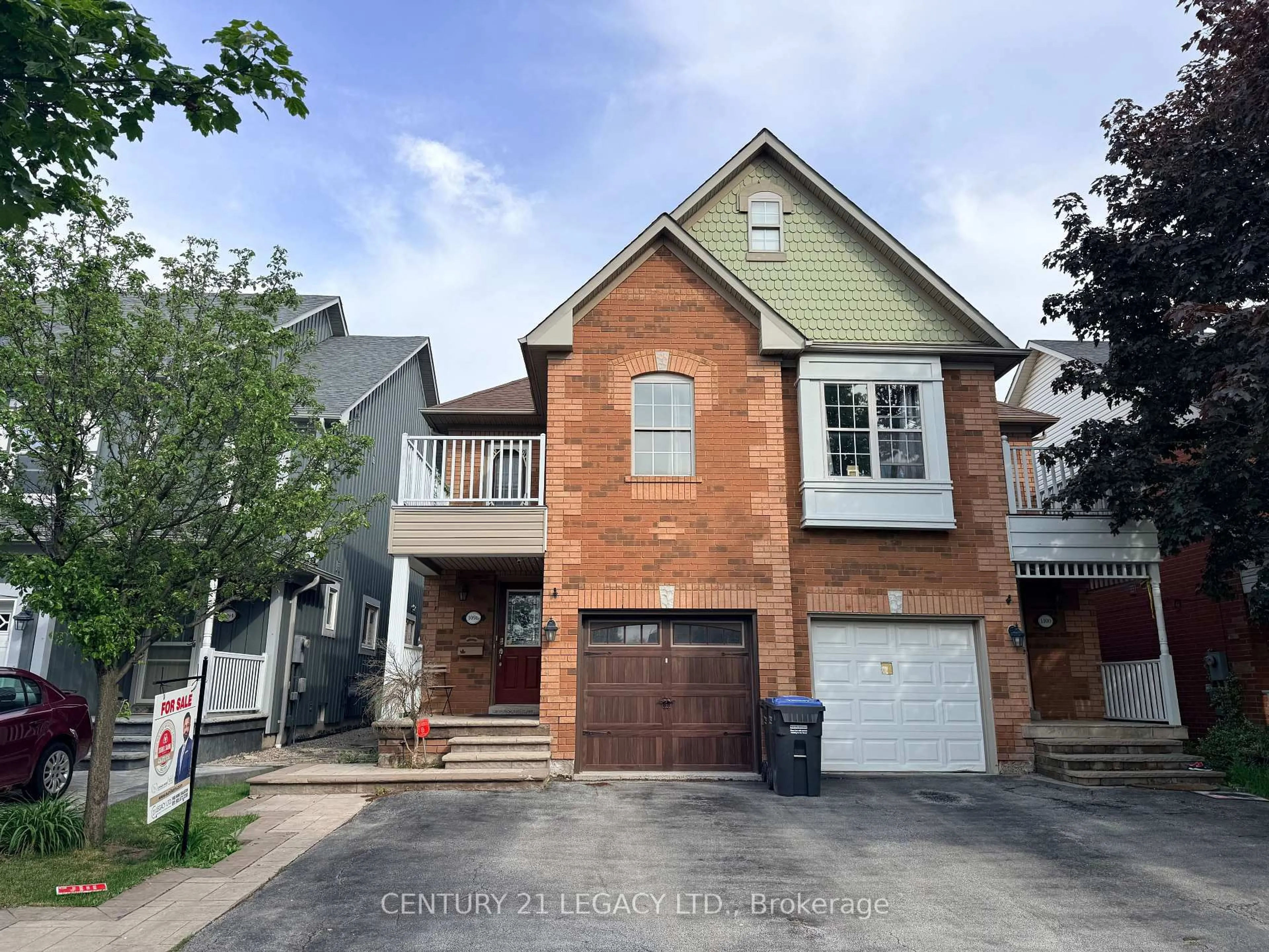 Home with brick exterior material, street for 1098 Carding Mill Pl, Mississauga Ontario L5W 1C5