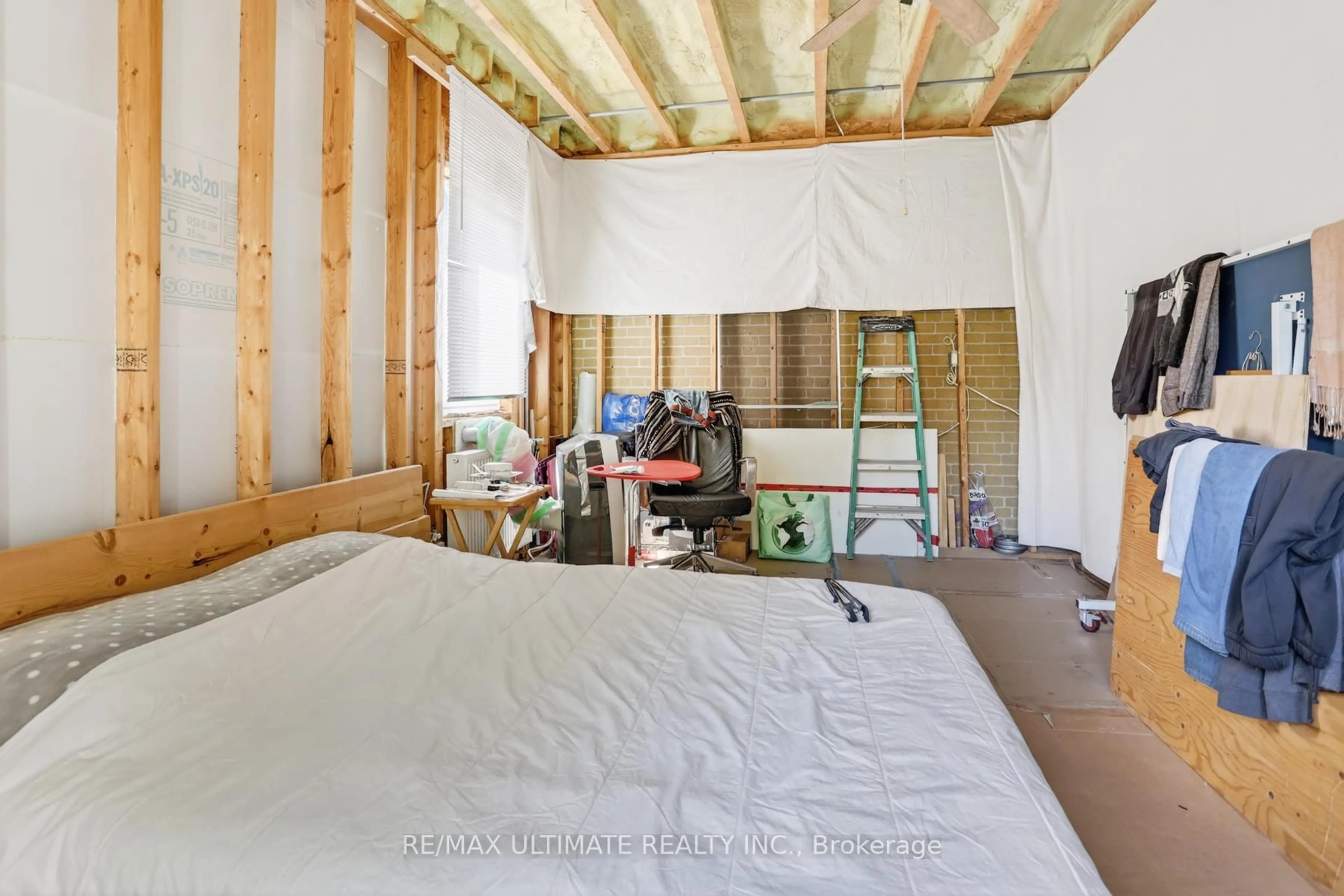 A pic of a room for 177 Varsity Rd, Toronto Ontario M6S 4P5