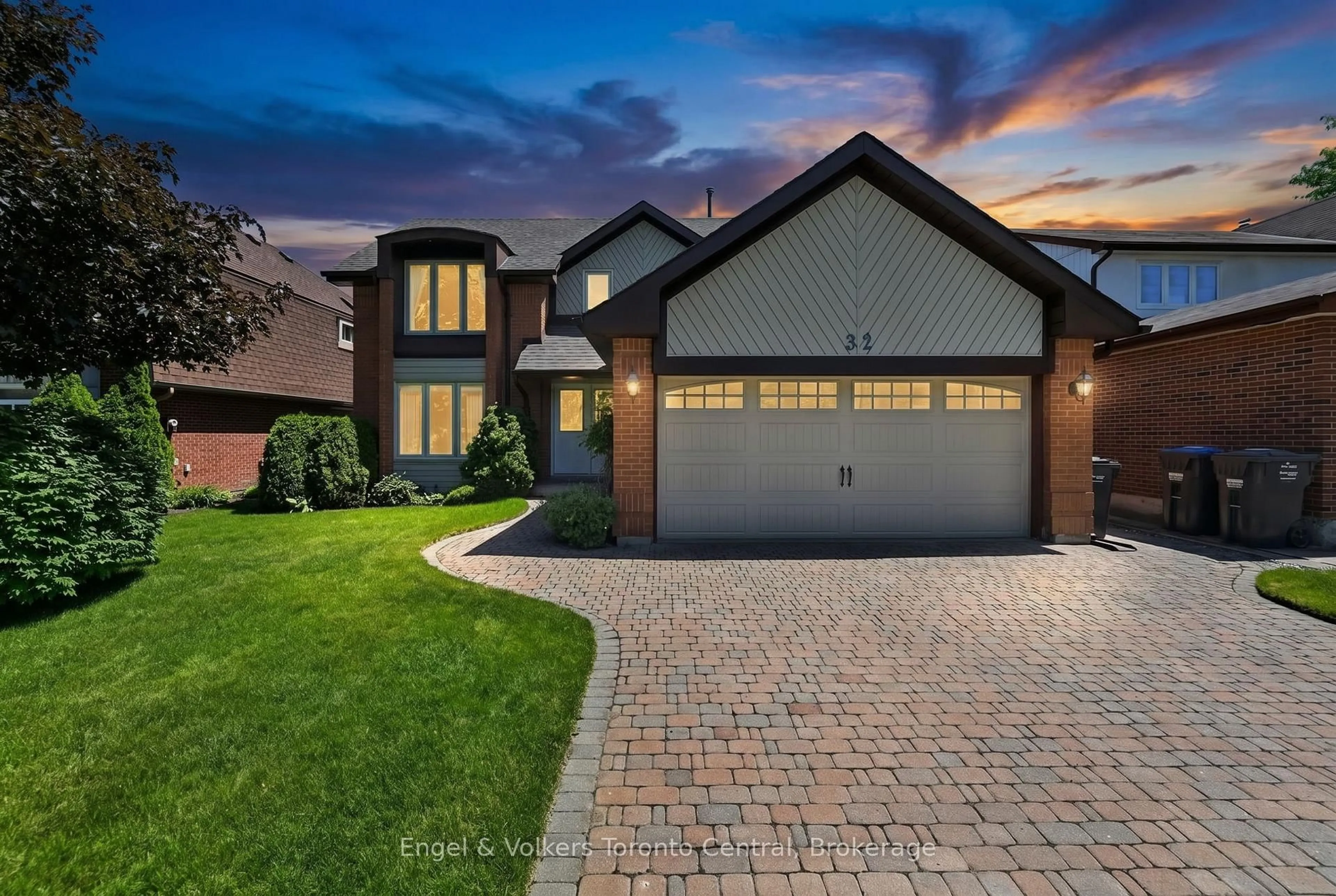 Home with brick exterior material, street for 32 Milford Cres, Brampton Ontario L6S 3E4