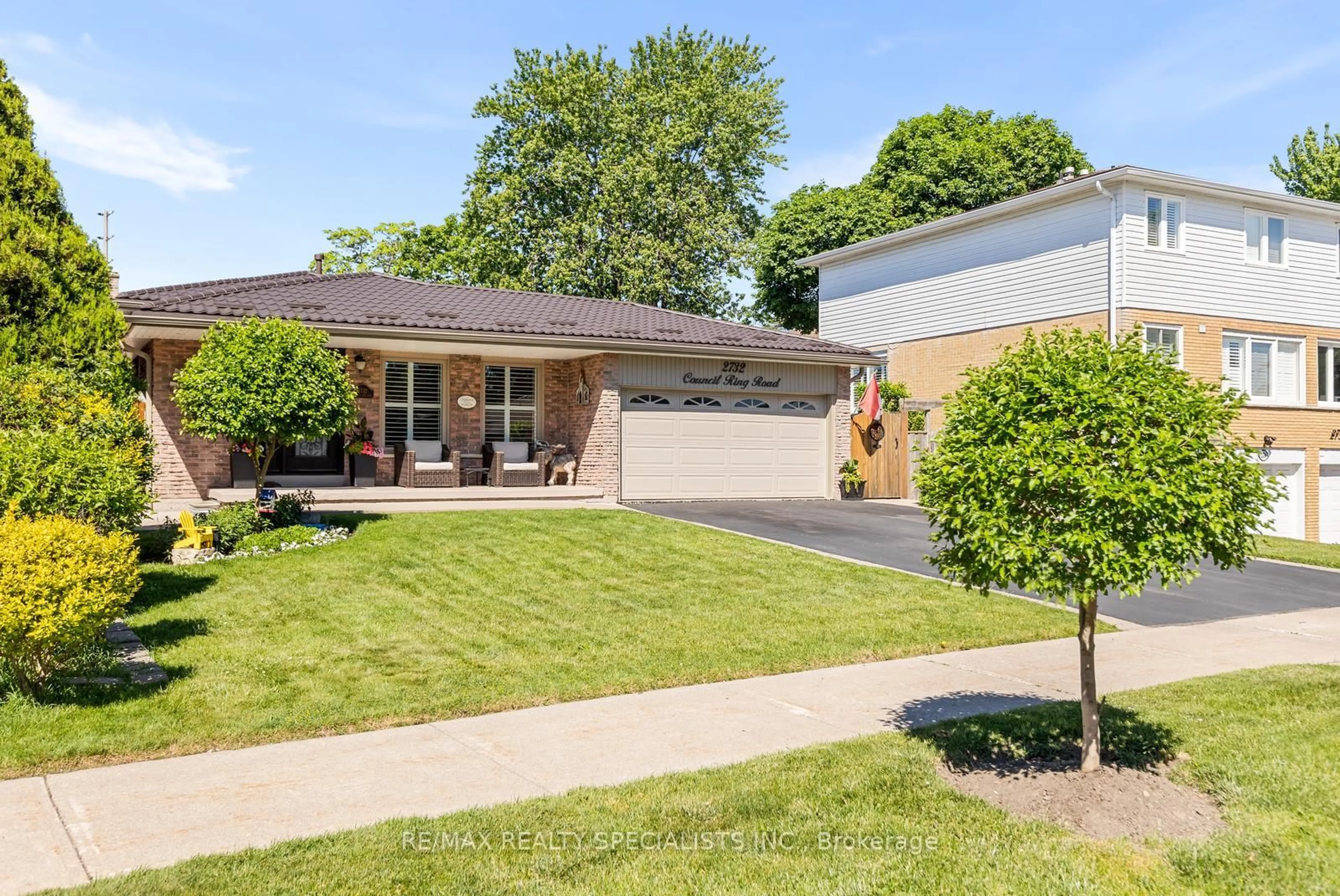 Home with brick exterior material, street for 2732 Council Ring Rd, Mississauga Ontario L5L 1W2