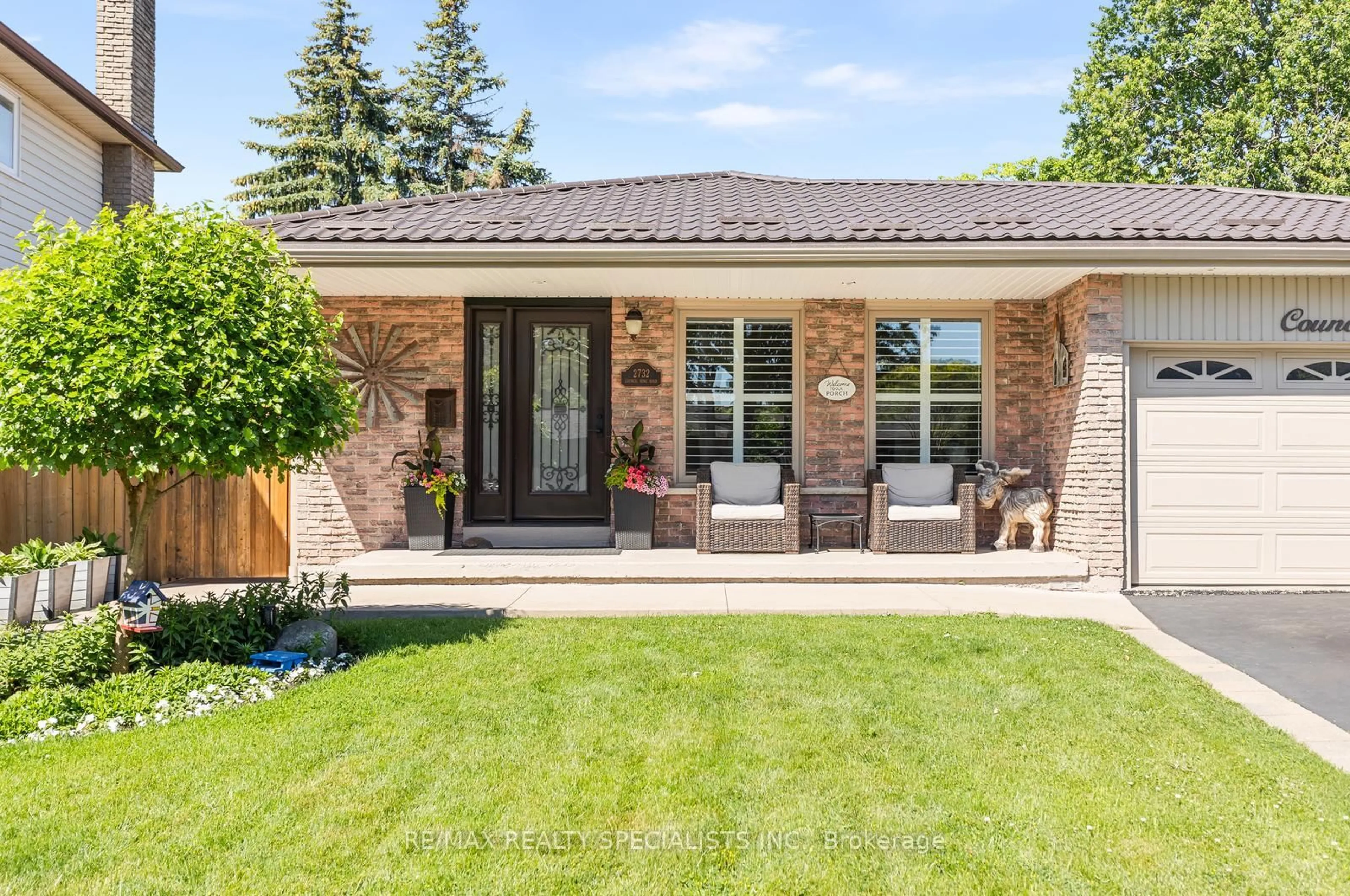 Home with brick exterior material, street for 2732 Council Ring Rd, Mississauga Ontario L5L 1W2