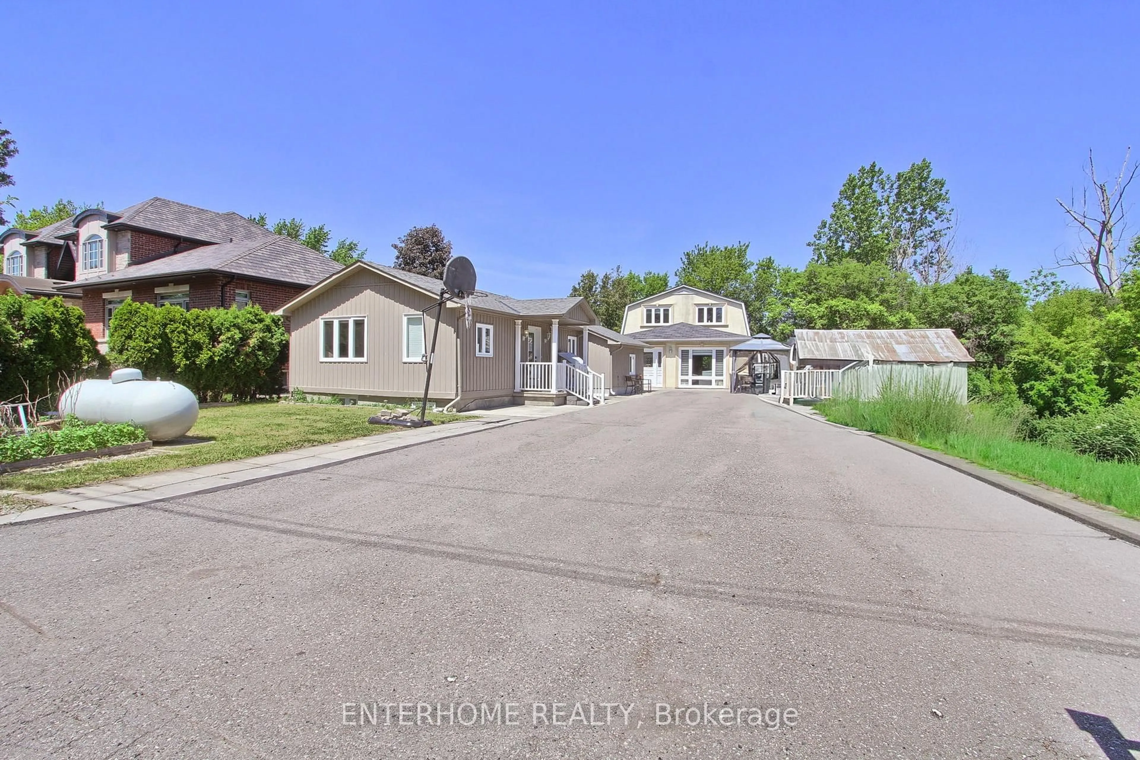 A pic from outside/outdoor area/front of a property/back of a property/a pic from drone, street for 5 O'reilly's Lane, Caledon Ontario L7E 0W4