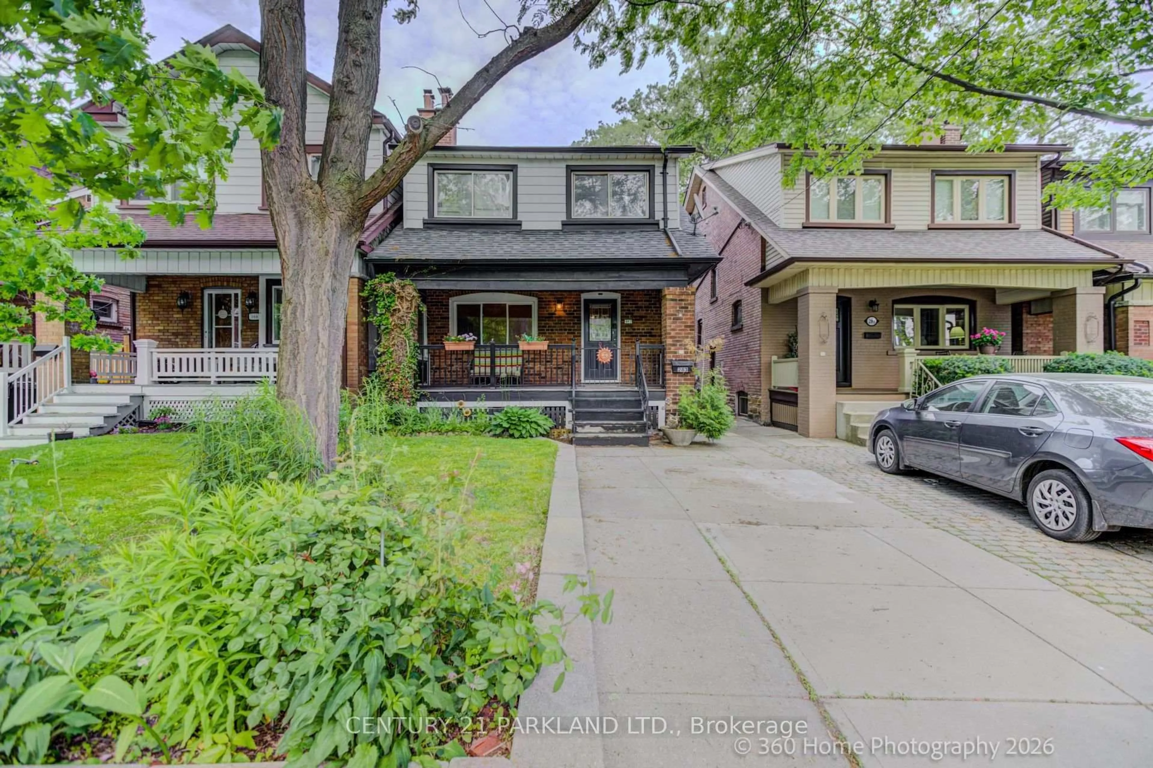 Home with brick exterior material, street for 283 Willard Ave, Toronto Ontario M6S 3R1