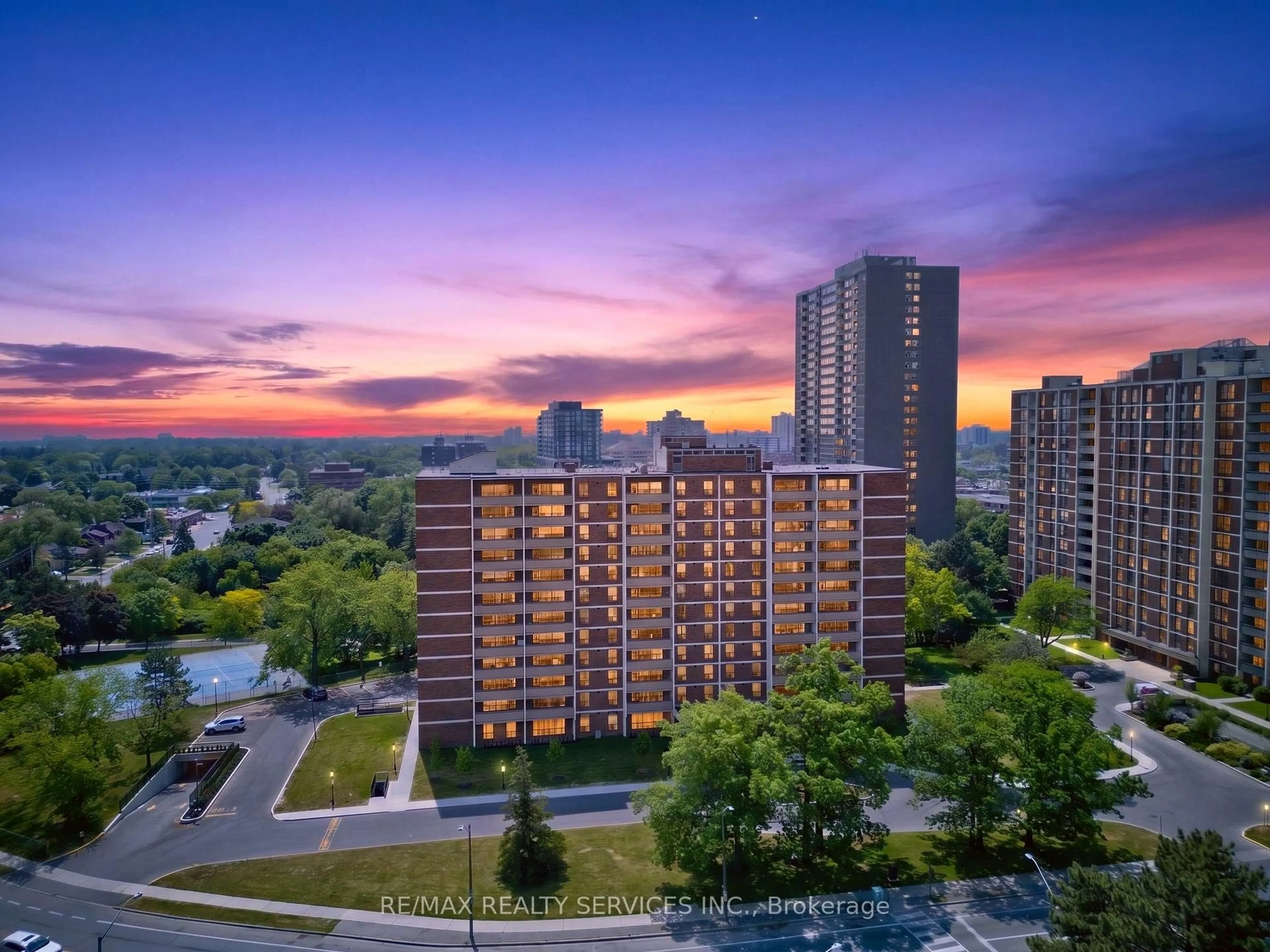 A pic from outside/outdoor area/front of a property/back of a property/a pic from drone, city buildings view from balcony for 3120 Kirwin Ave #210, Mississauga Ontario L5A 3R2