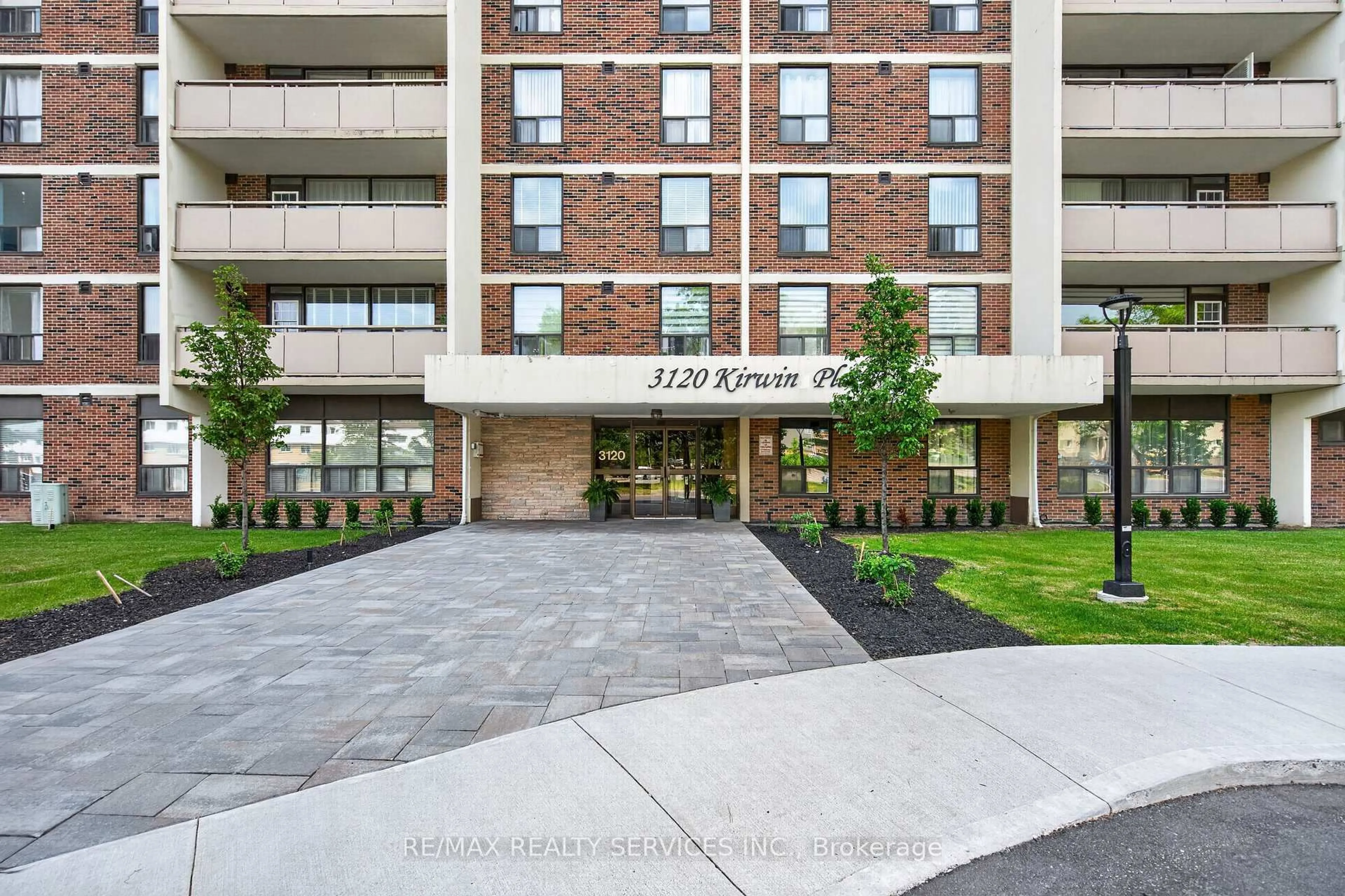 Unknown for 3120 Kirwin Ave #210, Mississauga Ontario L5A 3R2