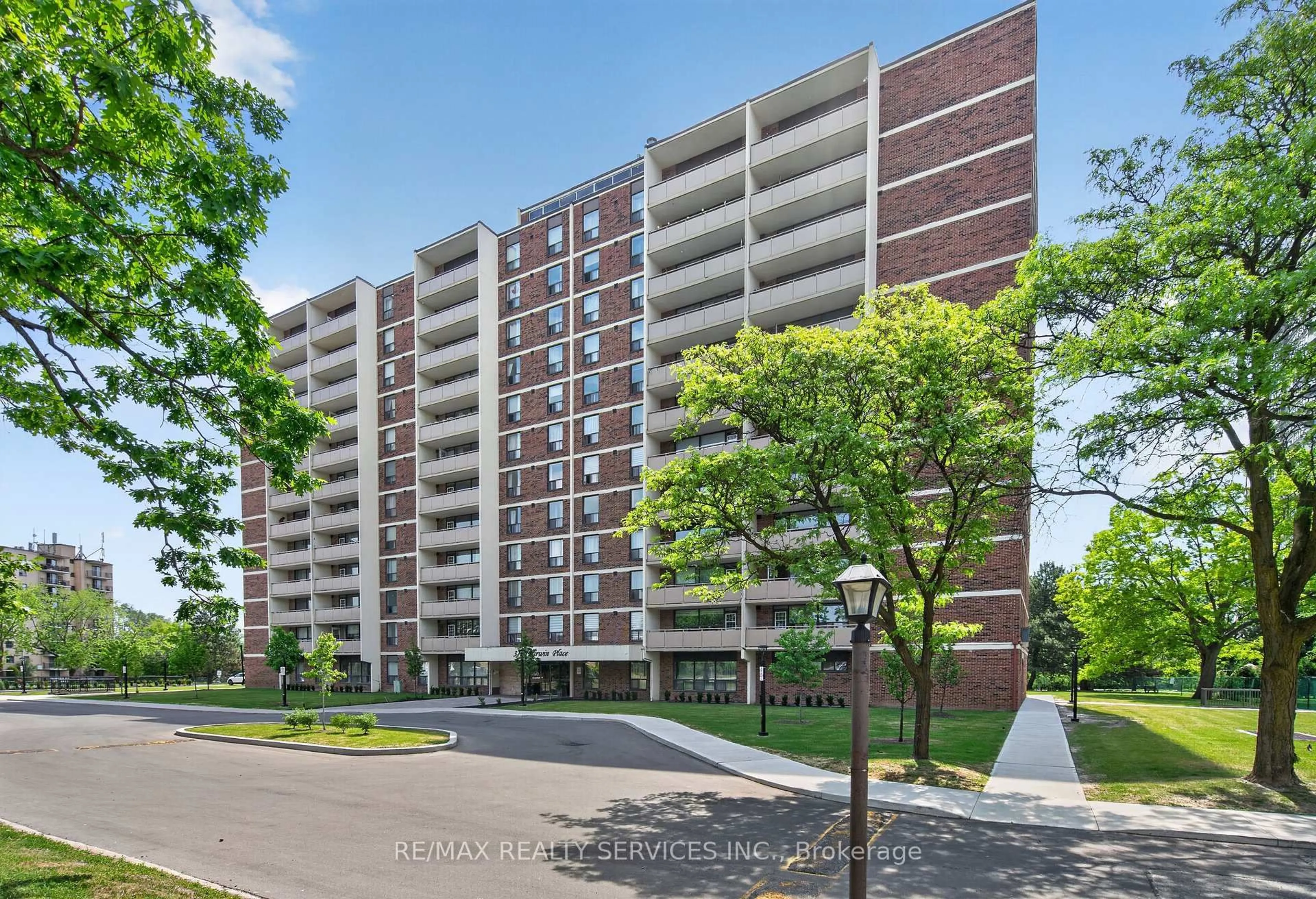 A pic from outside/outdoor area/front of a property/back of a property/a pic from drone, street for 3120 Kirwin Ave #210, Mississauga Ontario L5A 3R2