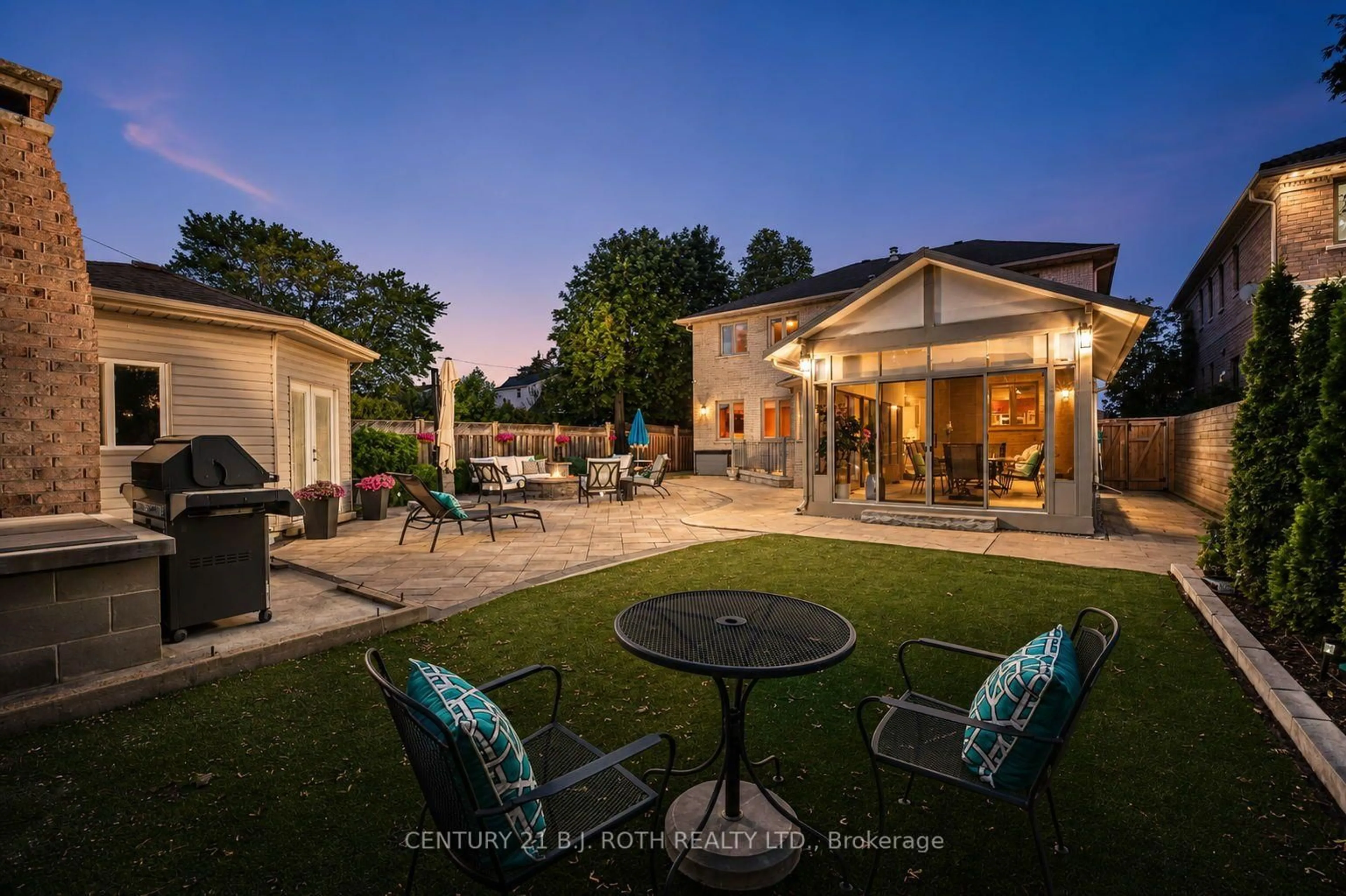Patio, unknown for 20 Creston Rd, Toronto Ontario M6A 1J1