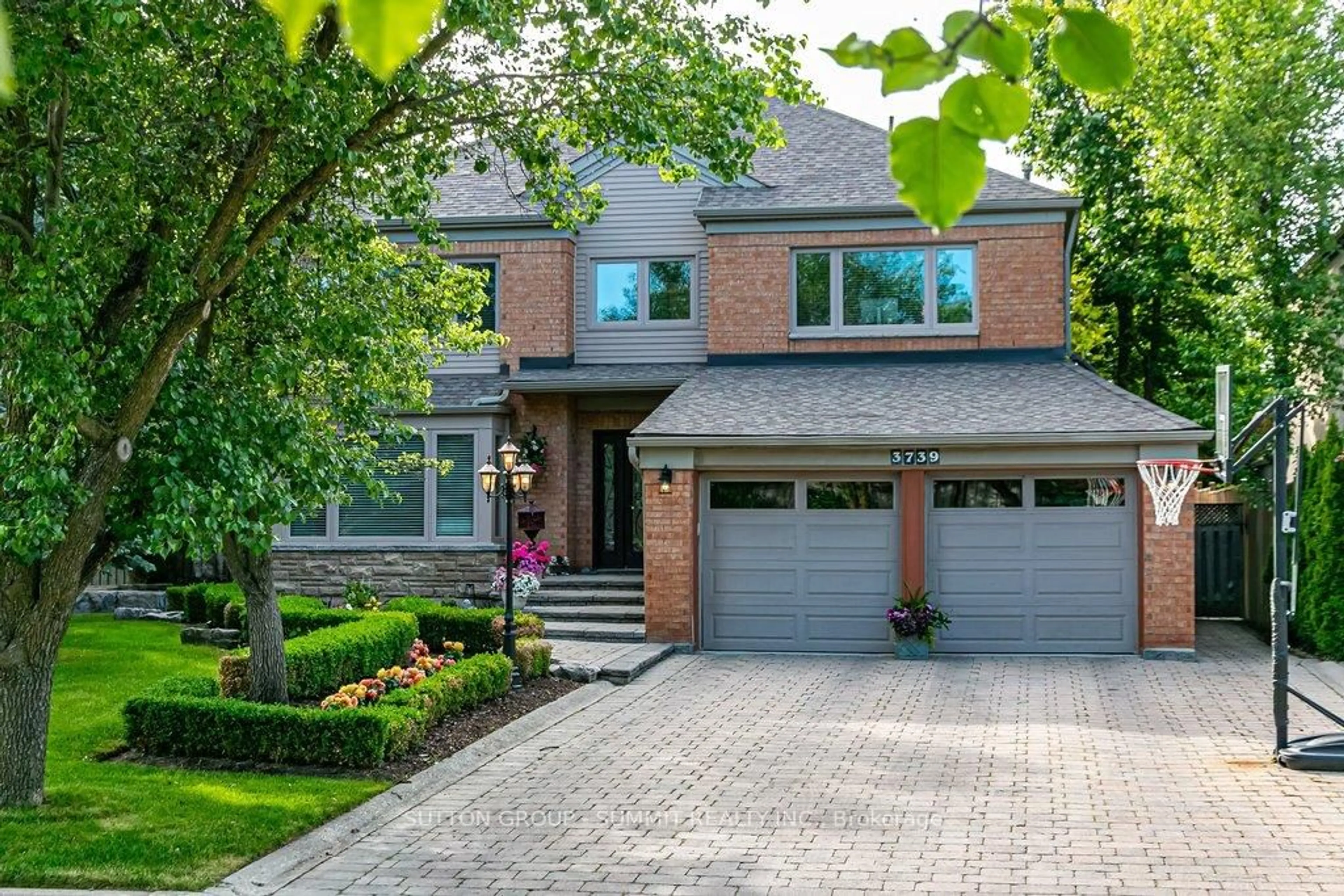 Home with brick exterior material, street for 3739 St. Laurent Crt, Mississauga Ontario L5L 4T3